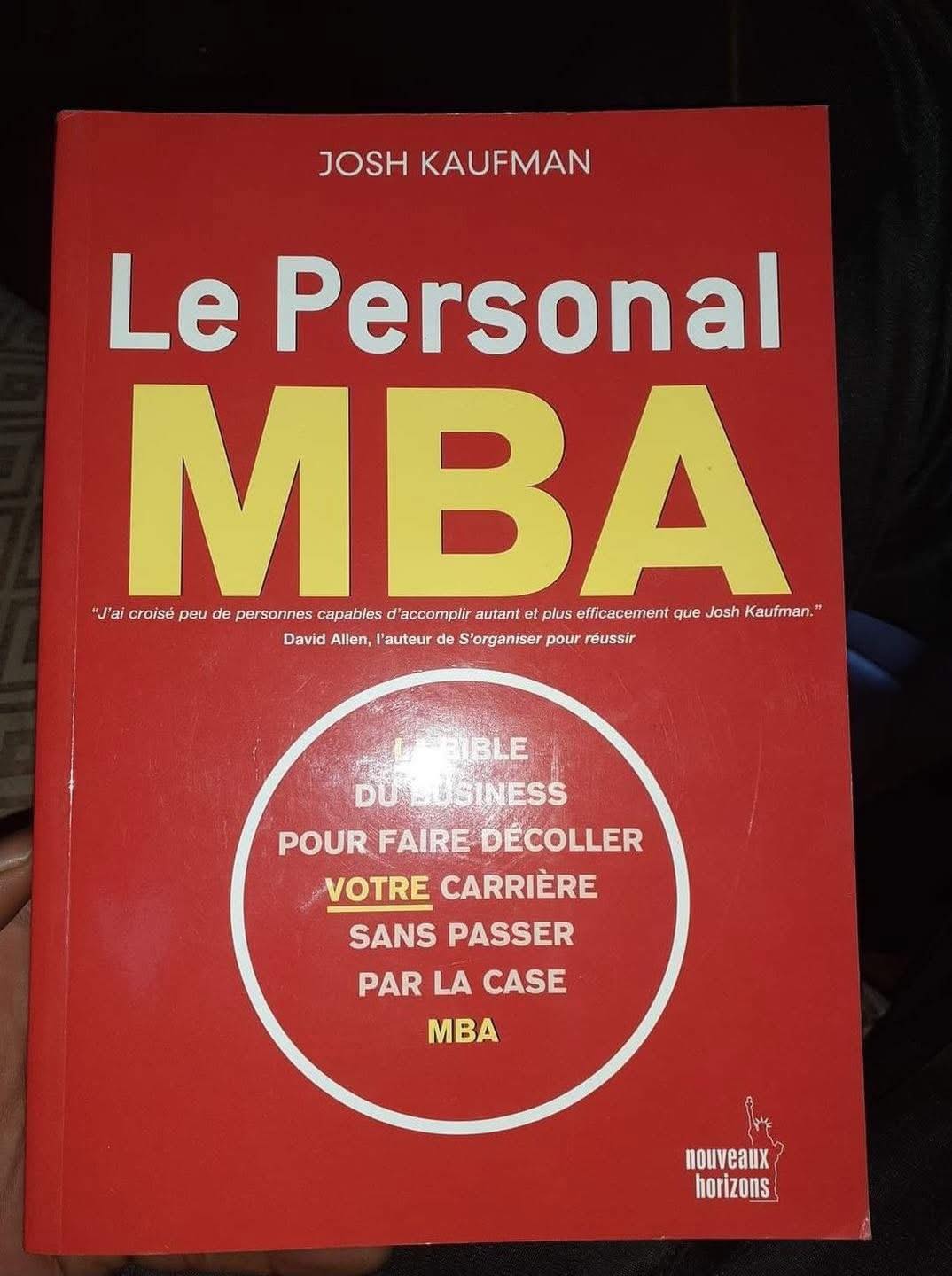 Librairie Eco Book Line Facebook ad: UN SEUL LIVRE PEUT CHANGER TON DESTIN.