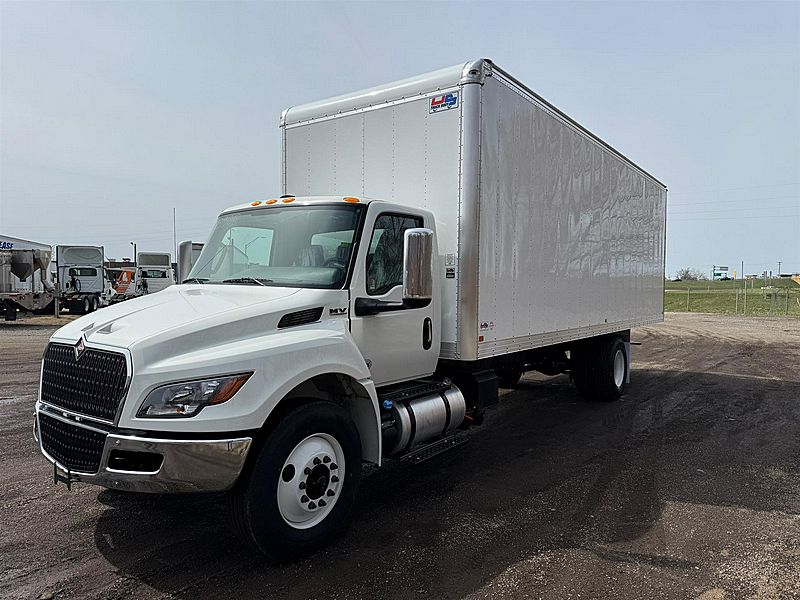 TrucksbyJuan Facebook ad: Take the keys to your box truck today