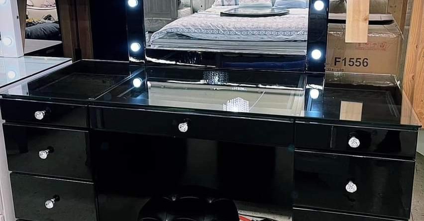 Furniture La Cuadra Facebook ad