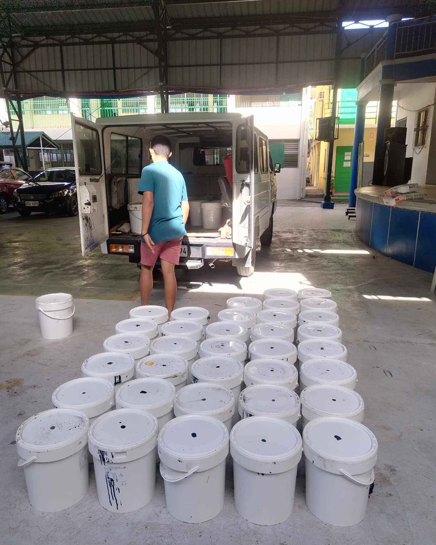 Gemalyn Galvez Facebook ad: EPOXY PRIMER / RUBBERIZED PAINT