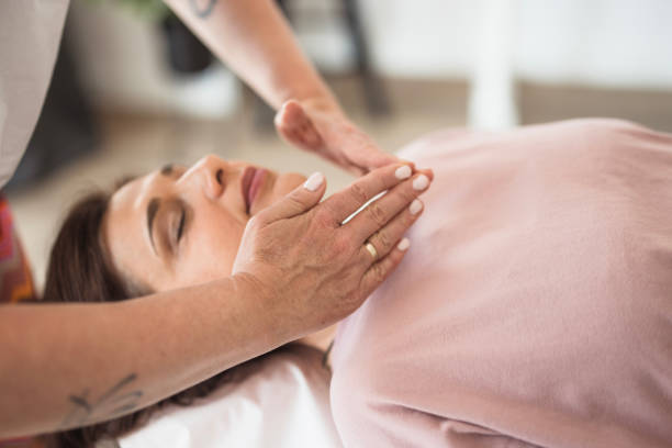 Netradicinė terapija Facebook ad: Mokytojas - LRA ekspertas! I Reiki pakopos mokymai su…