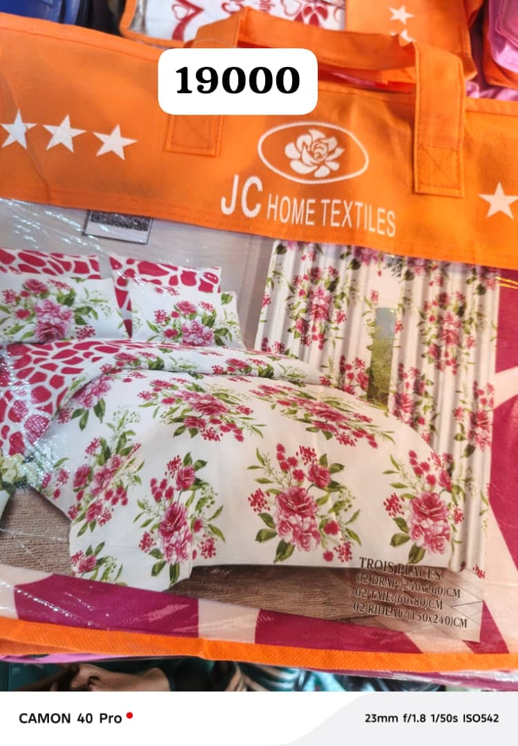 Bangui Meuble Facebook ad: Les draps de 3 places 100%coton avec les…