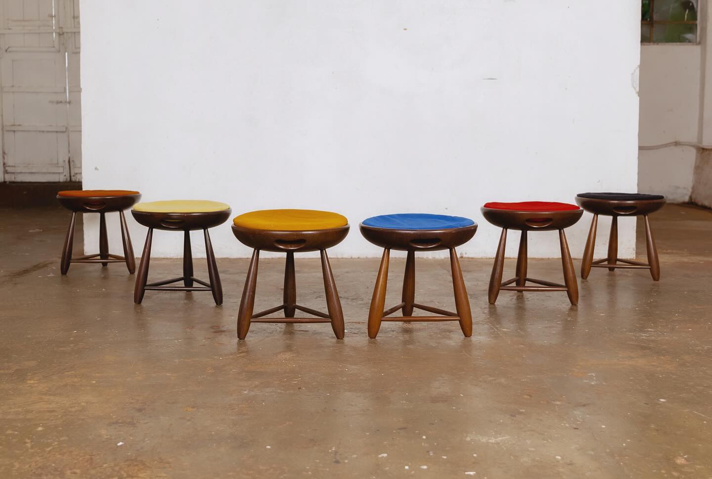 jcrd.design Facebook ad: Mocho stools by Sérgio Rodrigues, 1954