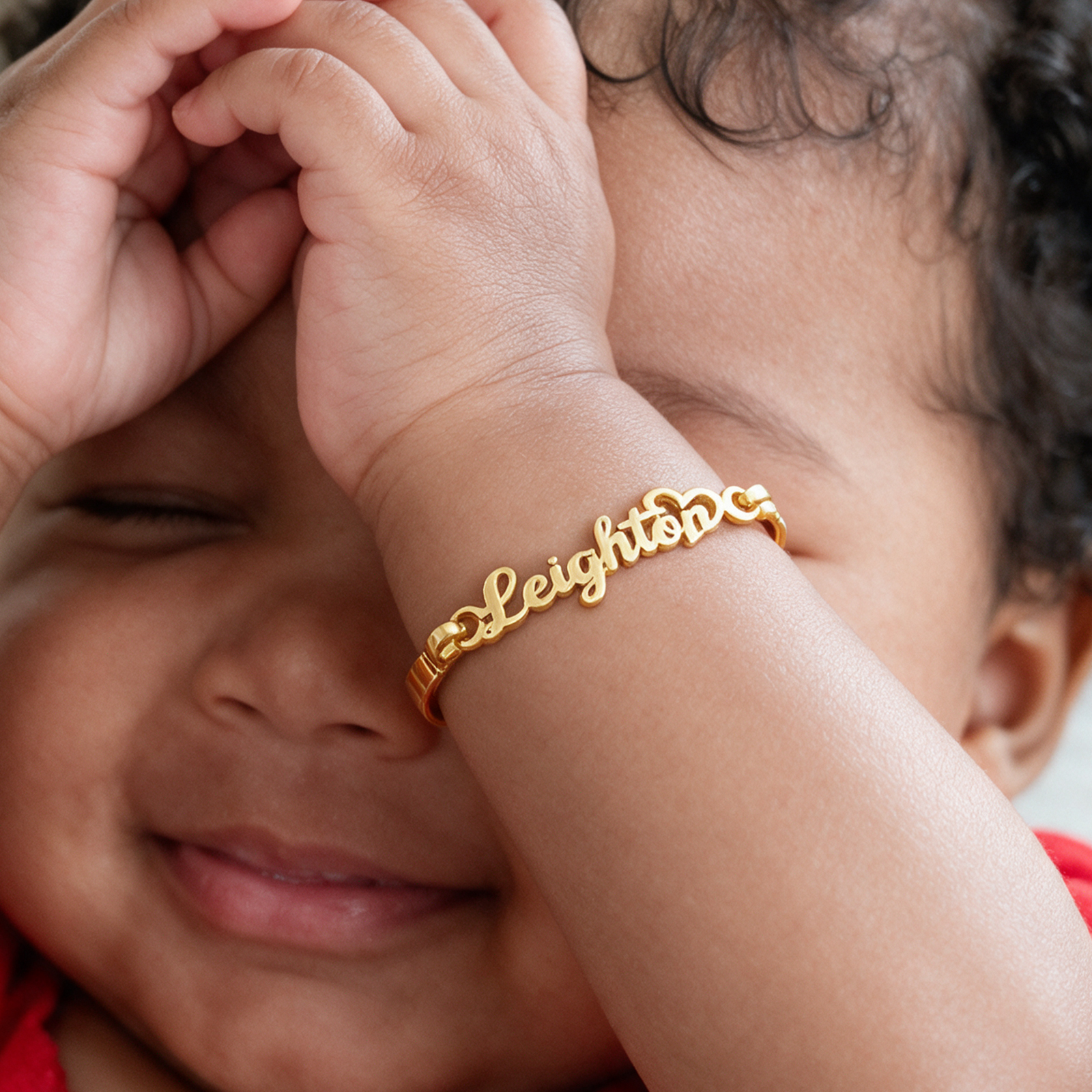 Instgifts Facebook ad: Personalized Name Bangle