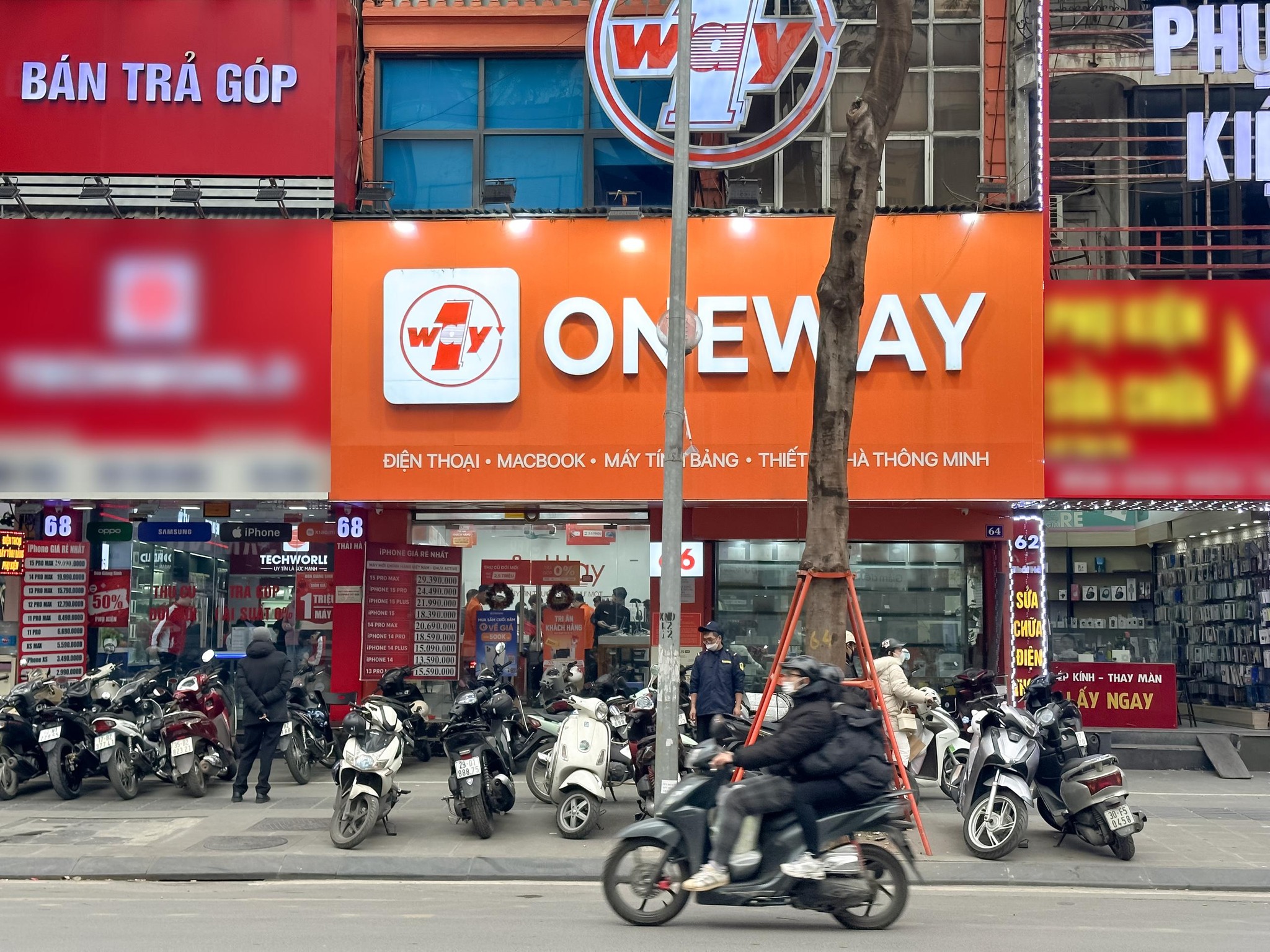 Oneway Việt Nam Facebook ad: Gần 10 năm trong nghề, ONEWAY luôn nỗ…