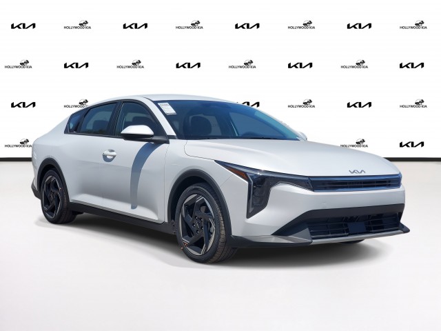 Hollywood Kia Facebook ad: Red carpet service.