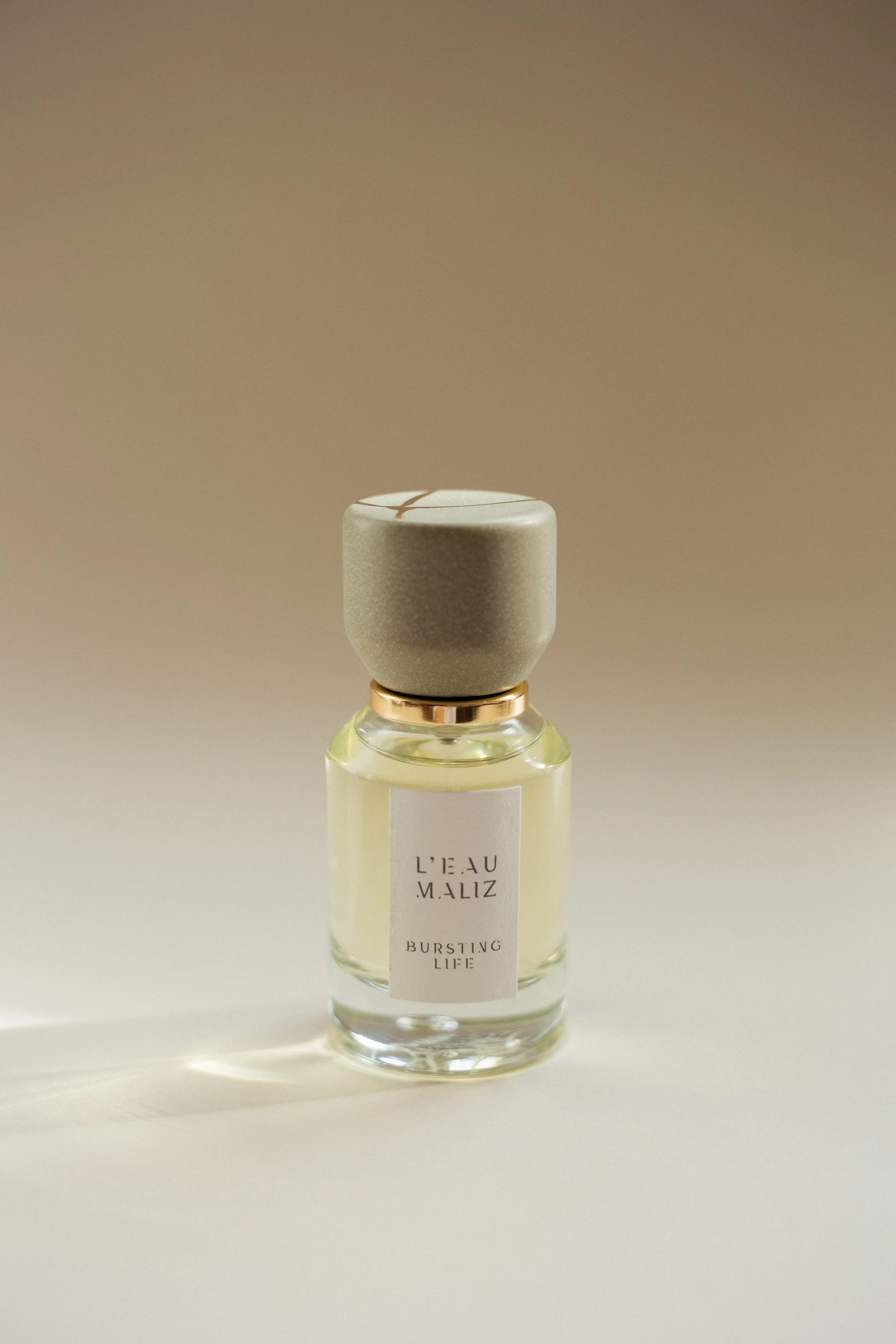 L'Eau Maliz Facebook ad: La tua pelle ha un linguaggio.
