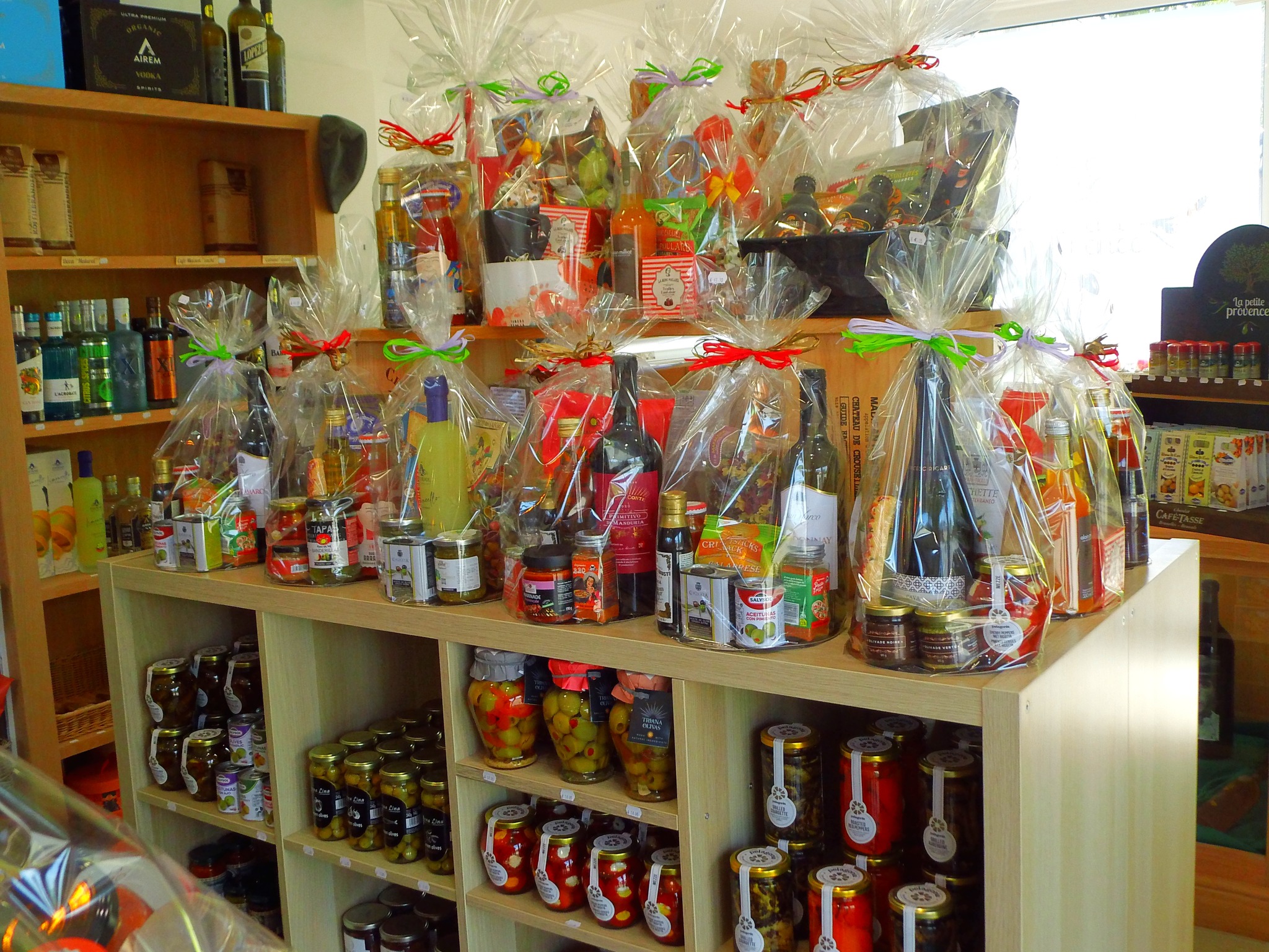 La petite provence Alken Facebook ad: Zin in een culinaire reis door Zuid-Europa?