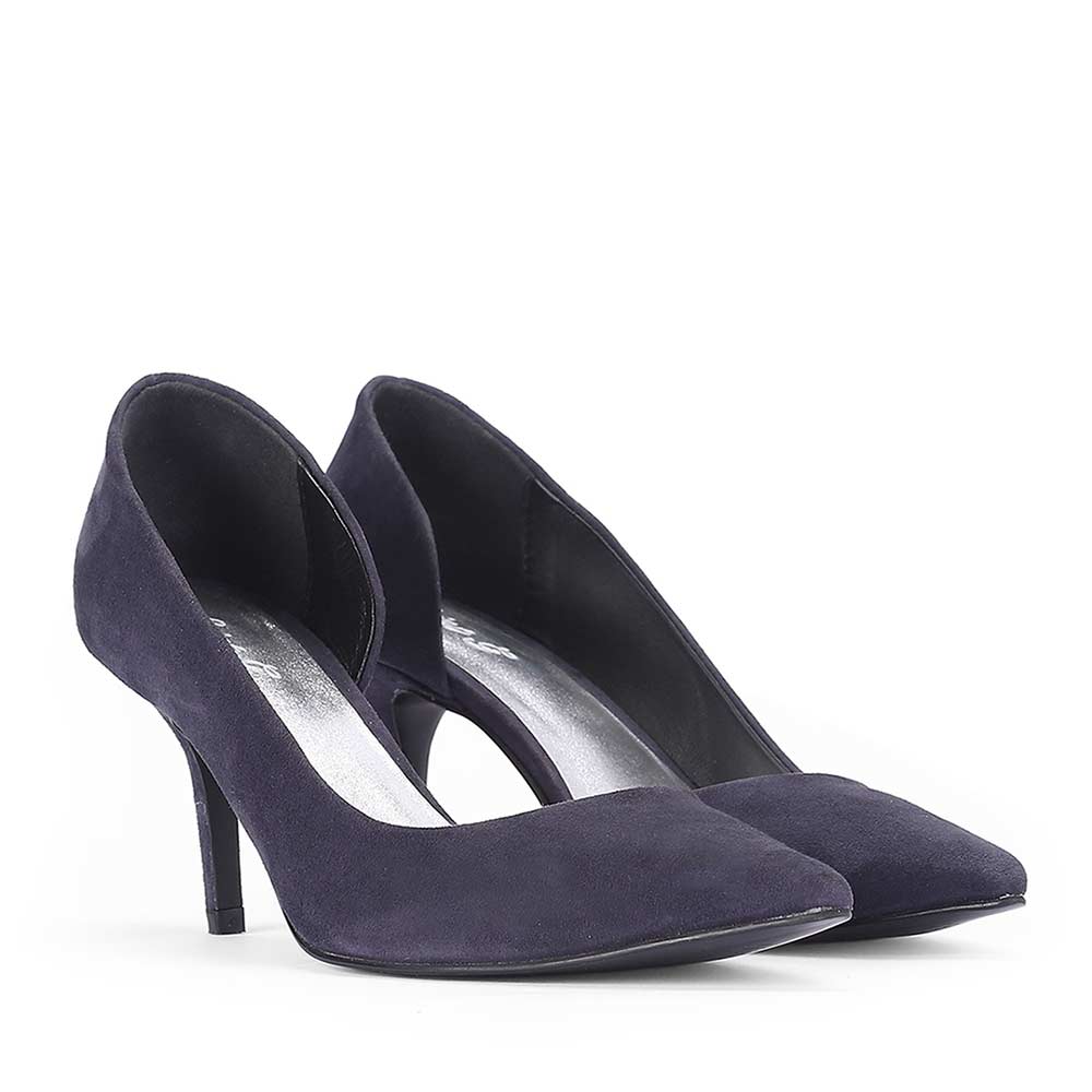 Saint G Facebook ad: Upto 30% Off on Exclusive Collection