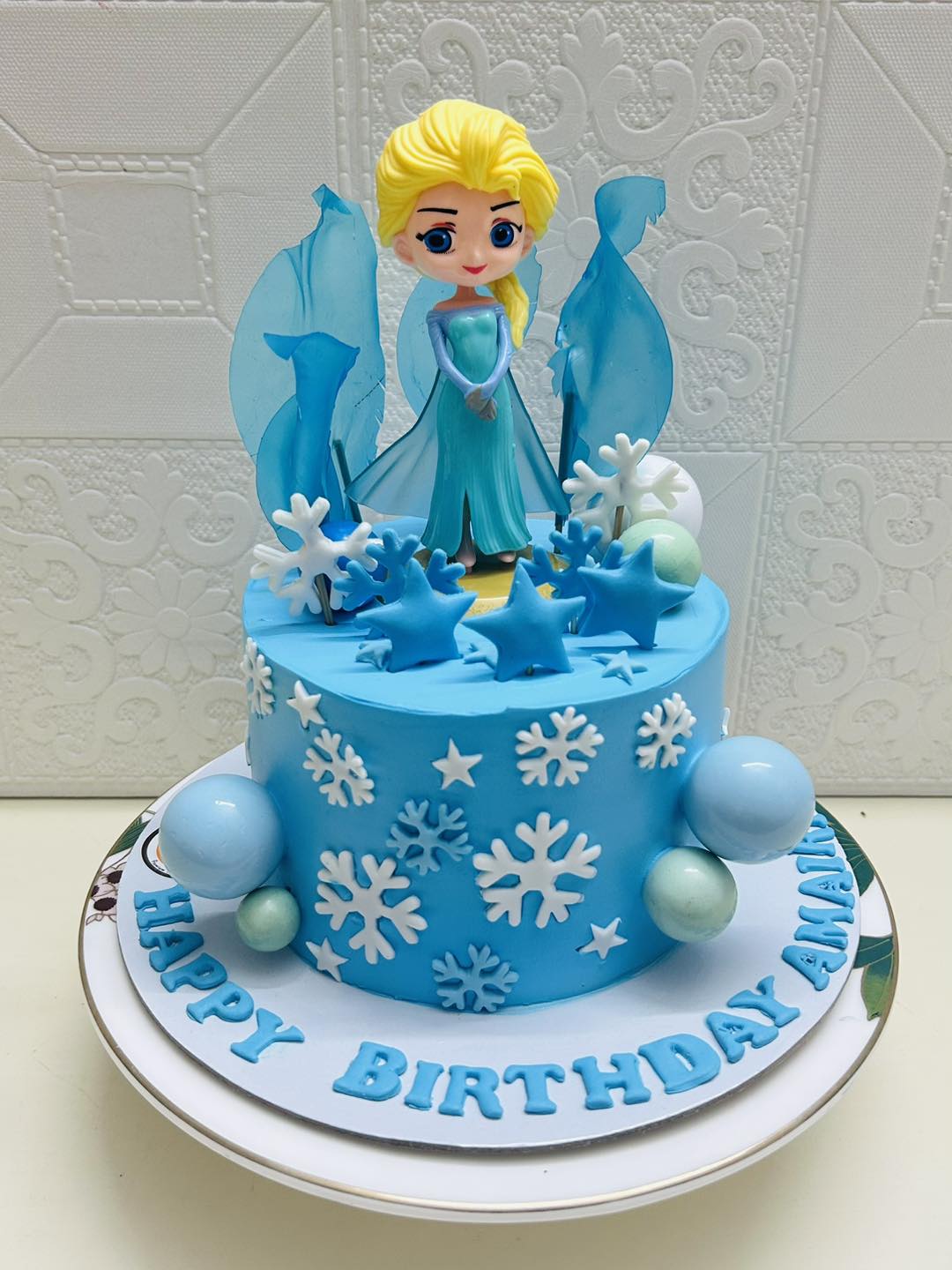Daisy's Cookery Facebook ad: UK Certified Baker-এর হাতে তৈরি সম্পূর্ণ কাস্টোমাইজড কেক…