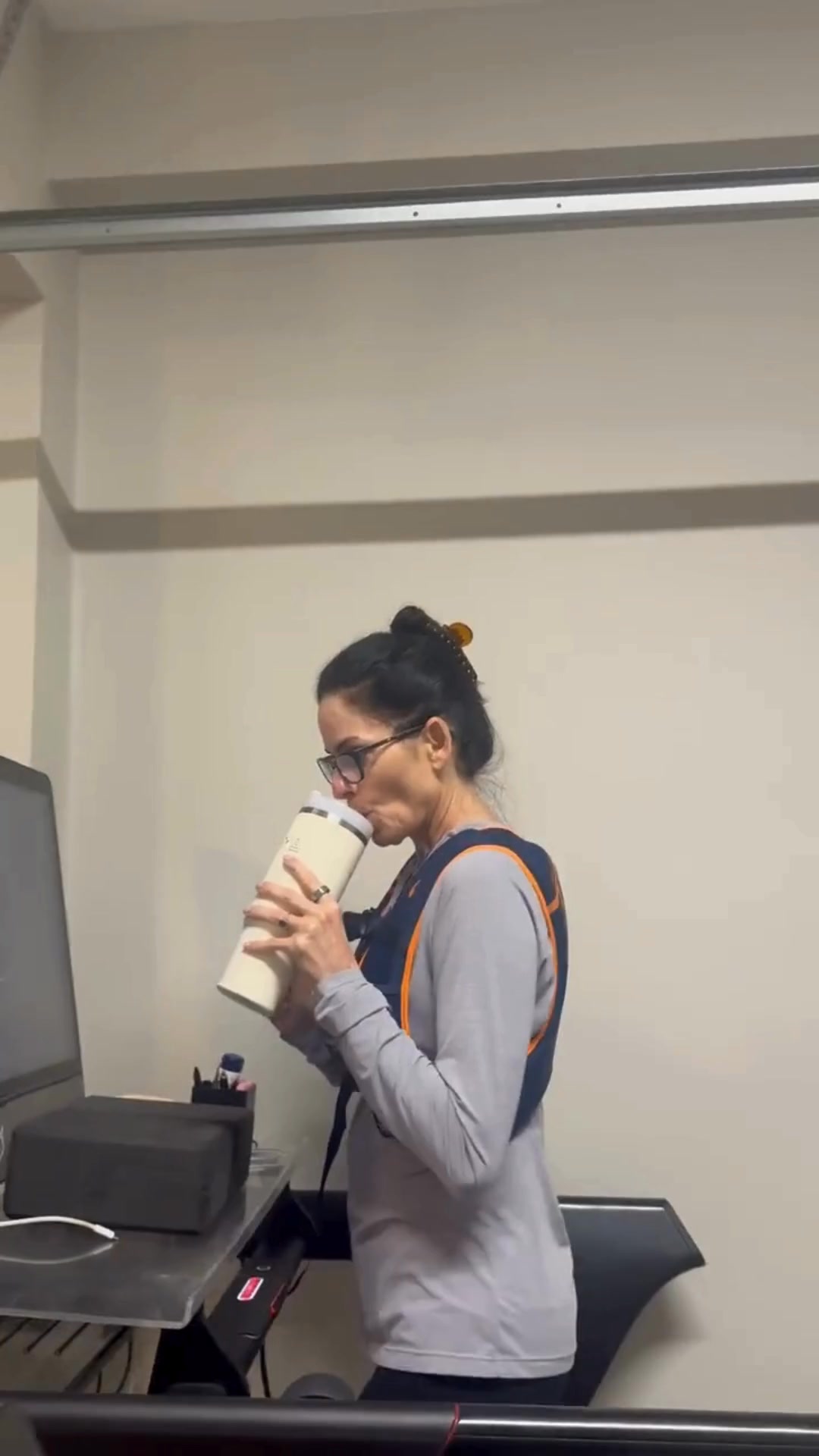 The Pause Life by Dr. Mary Claire Haver Facebook ad: Ya'll know I love my weighted vest.