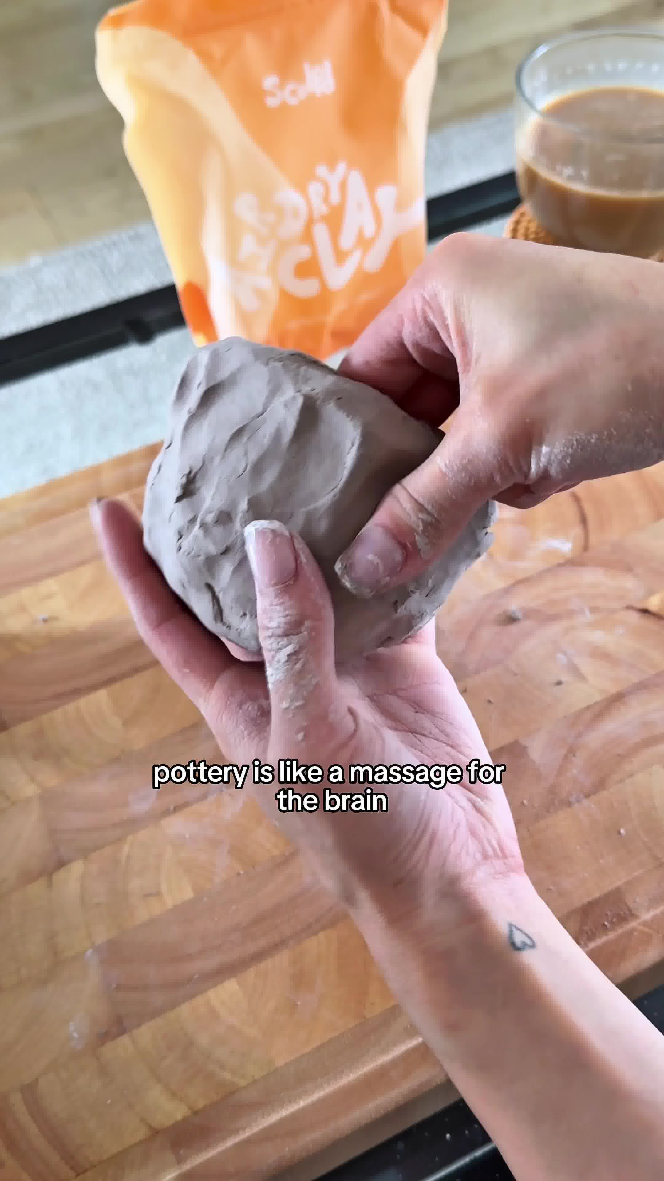 Sculpd Facebook ad: Sculpt Your Own Candle Designs
