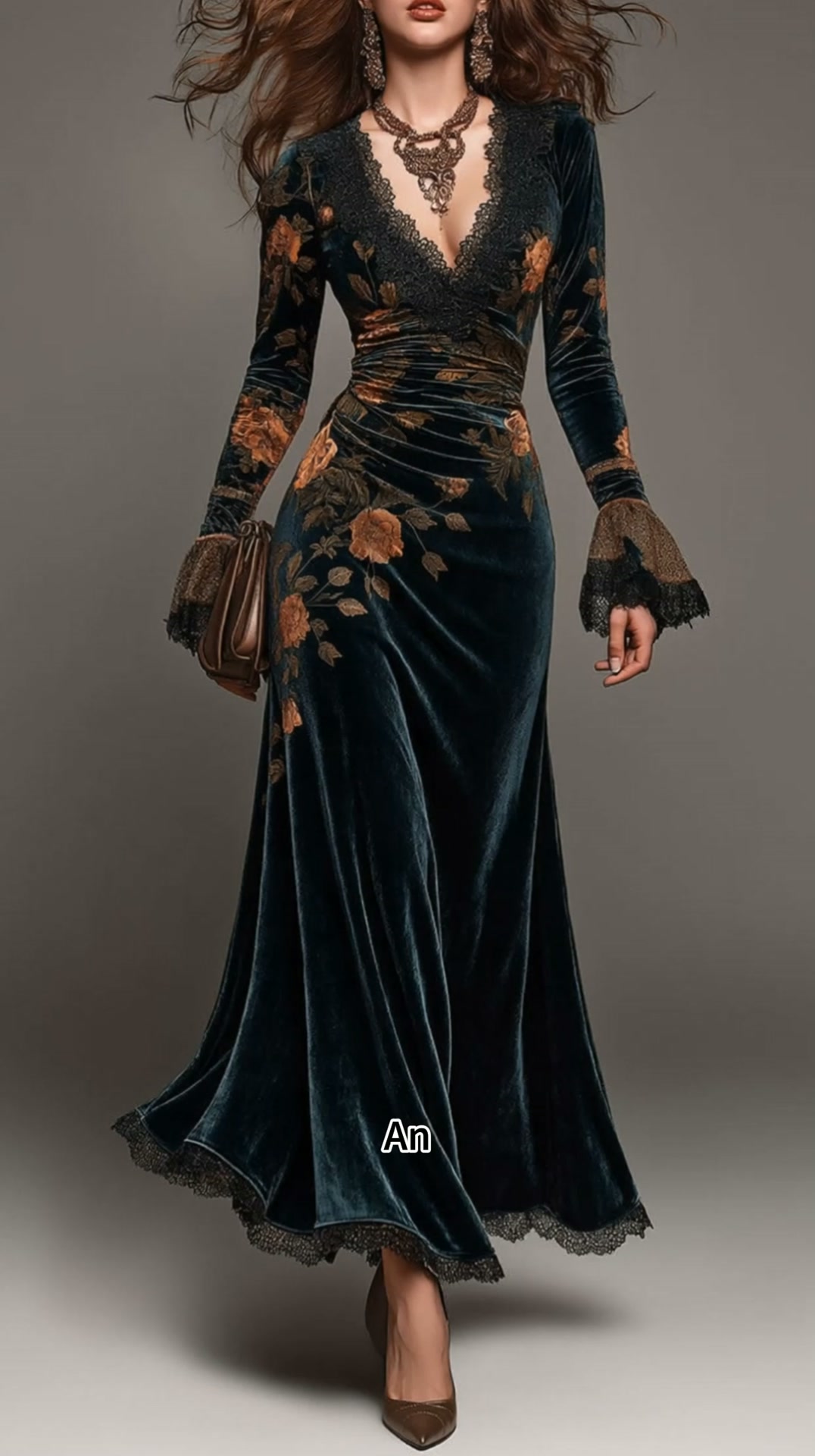 Futario Facebook ad: Vintage and Elegant Clothing--Futario