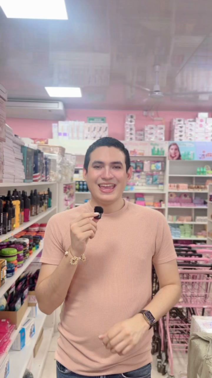 Esli Cosmetics Nic Facebook ad: ¿Cabello más manejable y sin frizz?