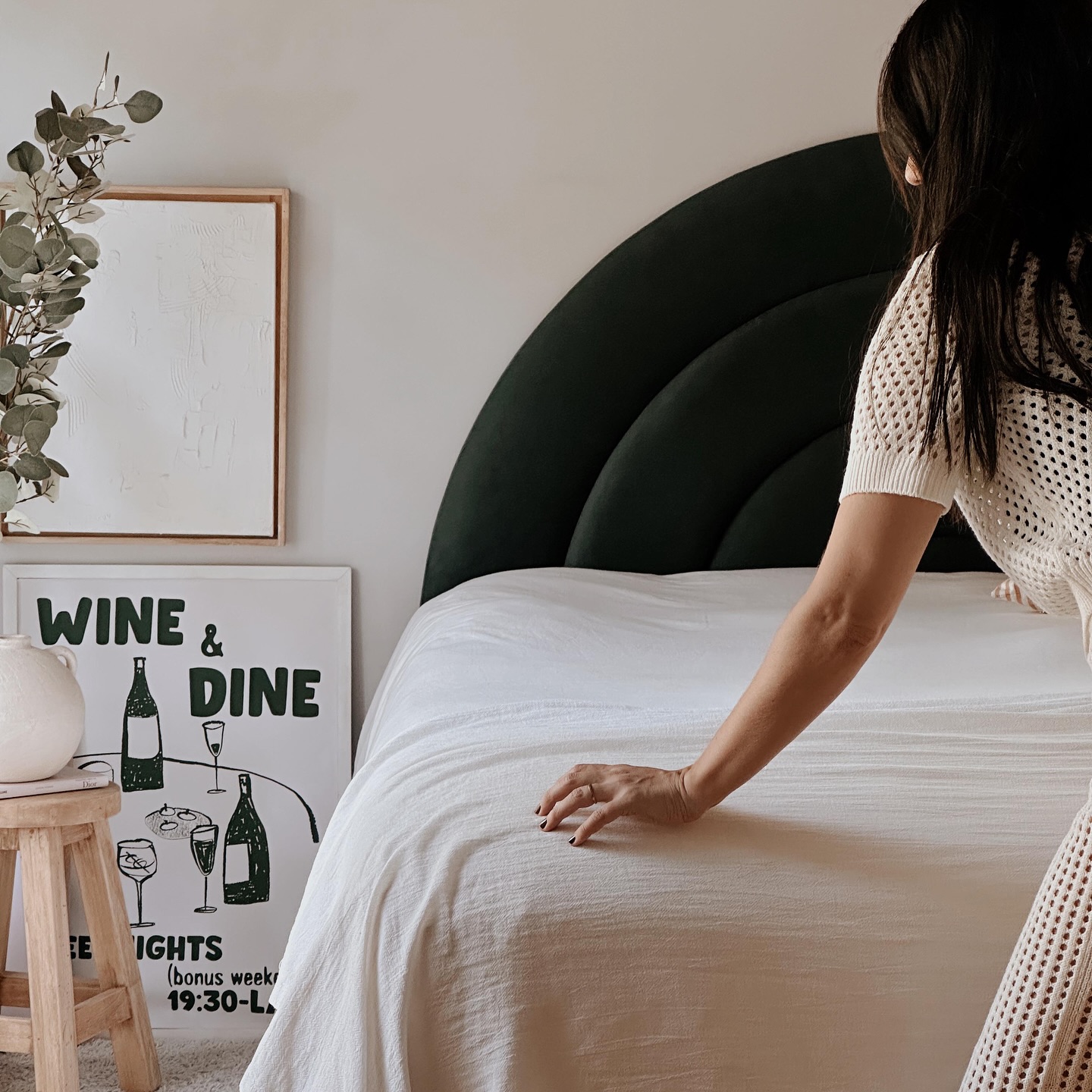 decohome.cya Facebook ad: Respaldos de cama curvos: la tendencia que está…