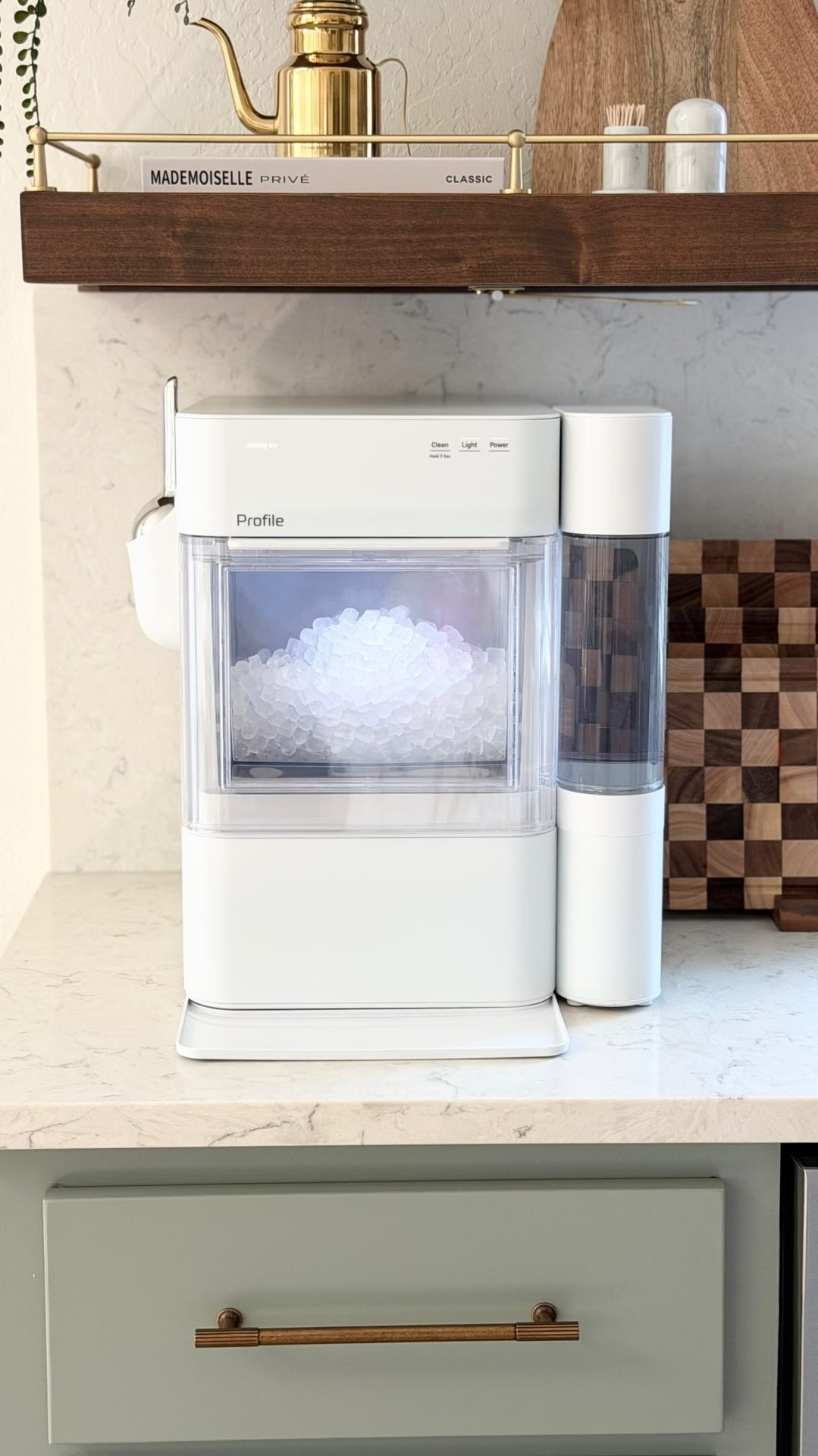 Everything Envy Facebook ad: The machine of any hydration-queen’s dreams