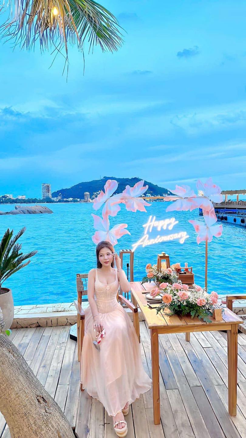 In The Sea Restaurant & Coffee Facebook ad