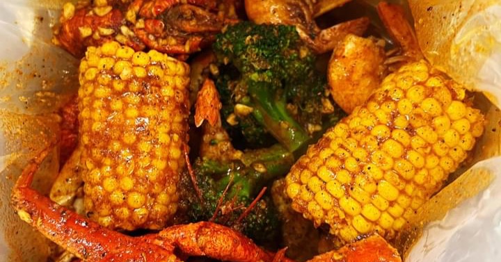 Hot & Juicy seafood & Bar Facebook ad