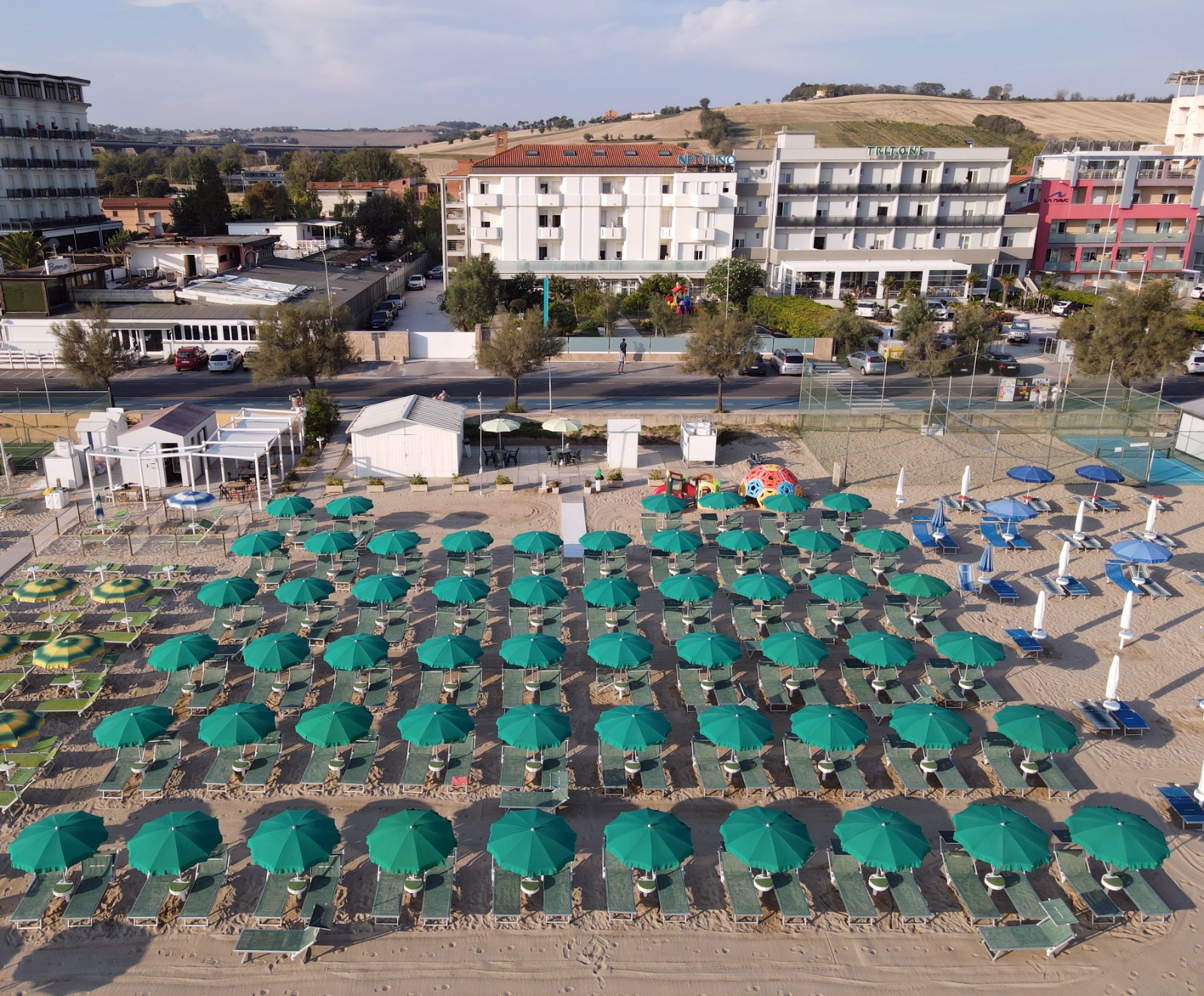 Hotel Nettuno di Senigallia Facebook ad: Hotel Nettuno - Hotel 3 stelle a Senigallia sul mare Bimbi…