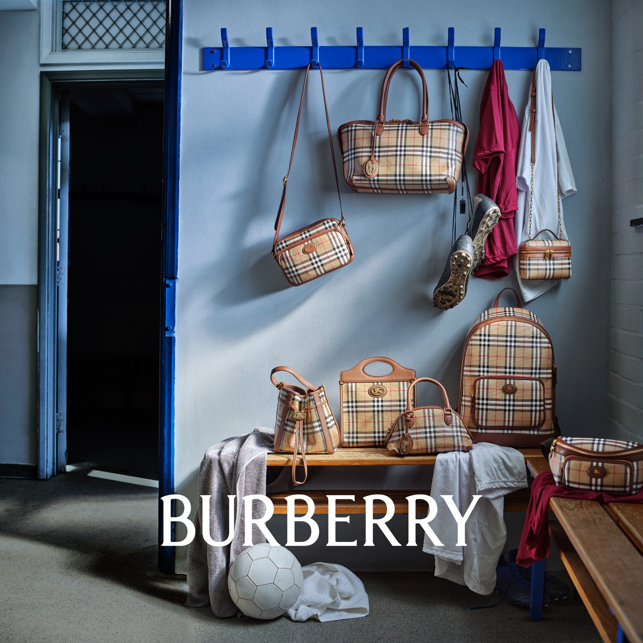 Burberry Facebook ad