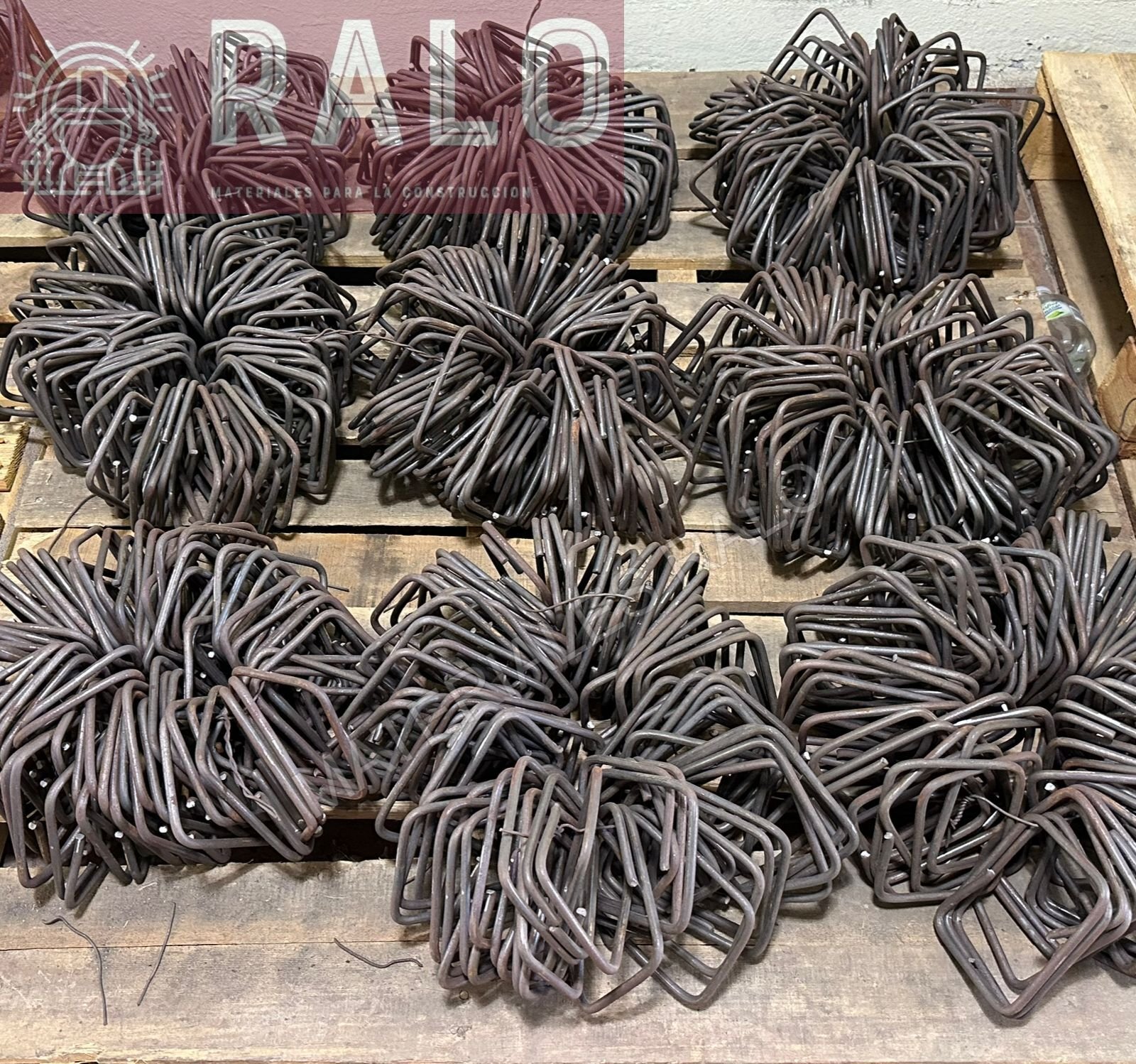 Materiales Ralo Facebook ad: Anillos (estribos) para la construcción 12x16
