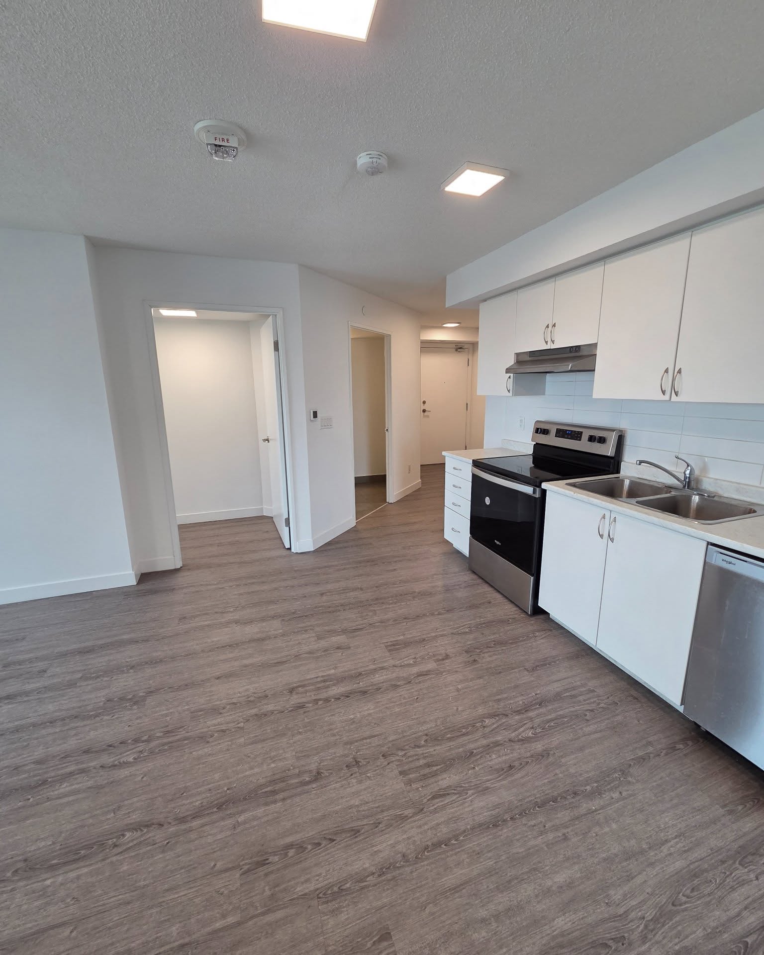 Ali Mirabdolbaghi Facebook ad: 3 Beds 2 Baths Apartment