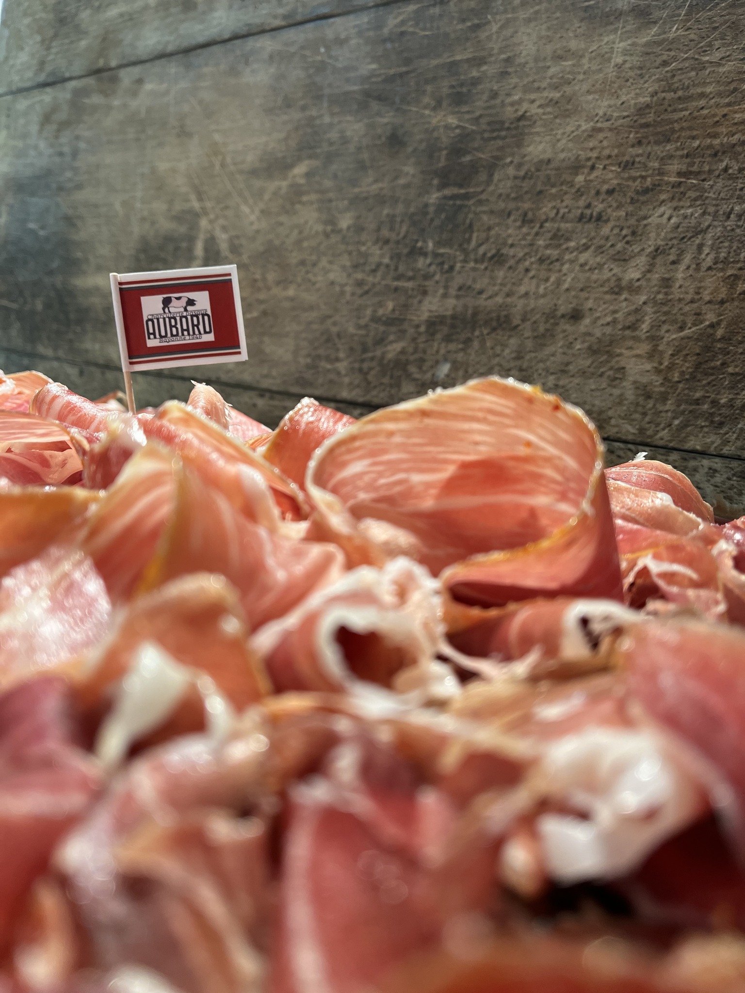 Charcuterie Aubard Facebook ad: Maison Aubard: Jambon de Bayonne, Kintoa et Charcuteries…