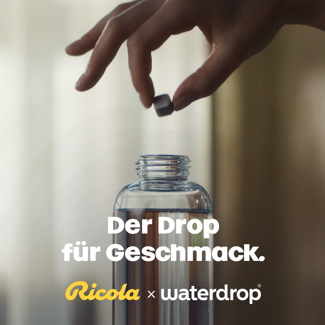 Ricola Facebook ad: Folge deinem Durst - Ricola Drink Cubes verfeinern…