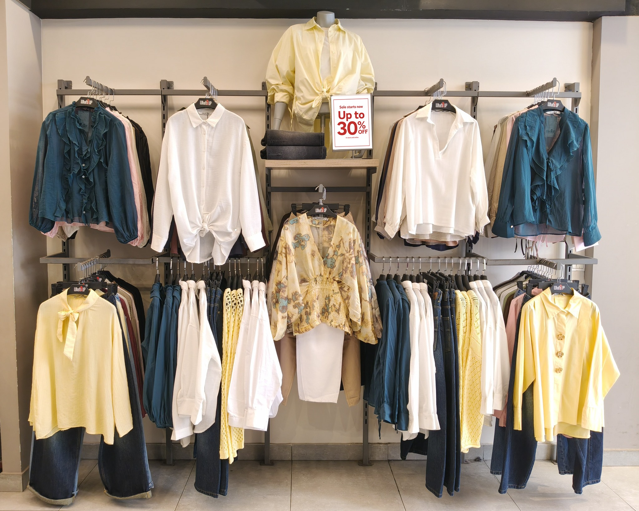 What's Up For Women's Wear Facebook ad: خصومات تصل لـ 30% بدأت الآن!