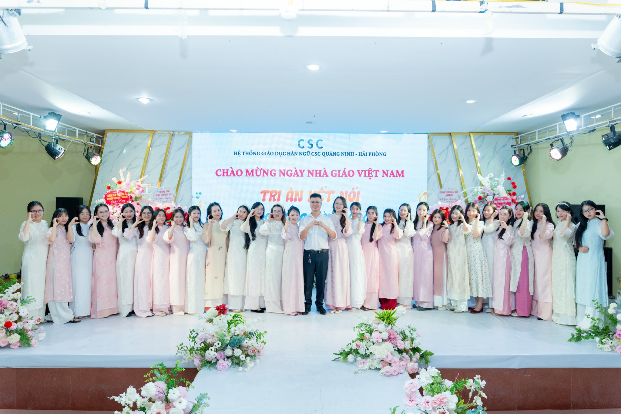 TIẾNG TRUNG CSC Facebook ad: Tiếng Trung HSK4-HSK5: Học viên CSC Gặt đều…
