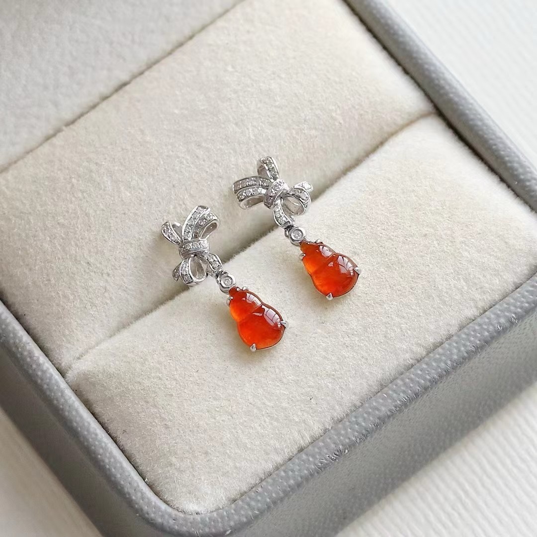 JADE Jewelry Facebook ad: ต่างหูหยกแท้สีธรรมชาติ ดีไซน์สวย