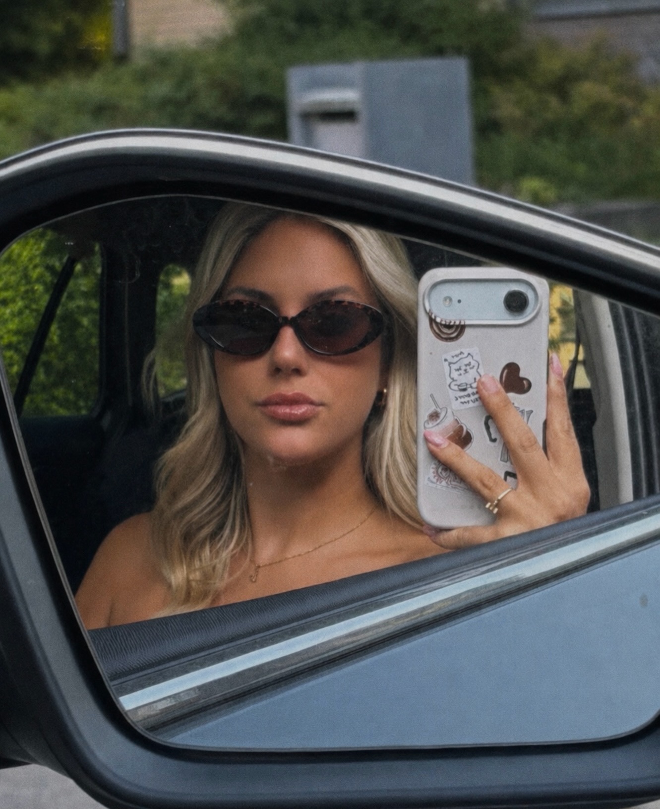 Evy logé Facebook ad