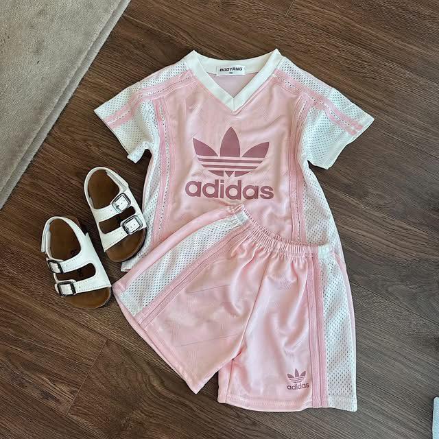 Maci Baby Clothing Facebook ad