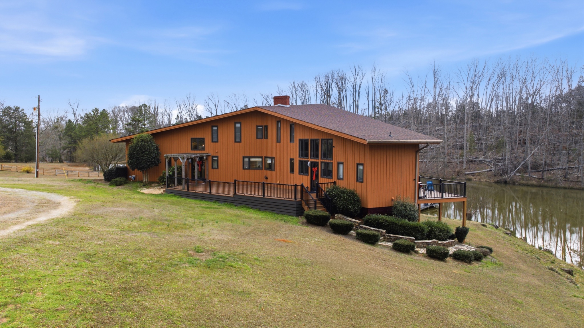 Kaundra Belton Facebook ad: 4 Beds 4.5 Baths House