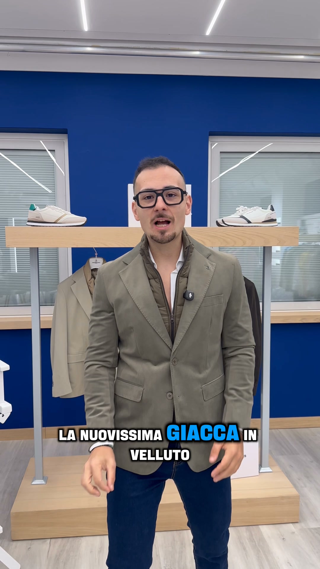 Three Brothers Formia Facebook ad: GIACCA CON PETTORINA STACCABILE IN PROMO