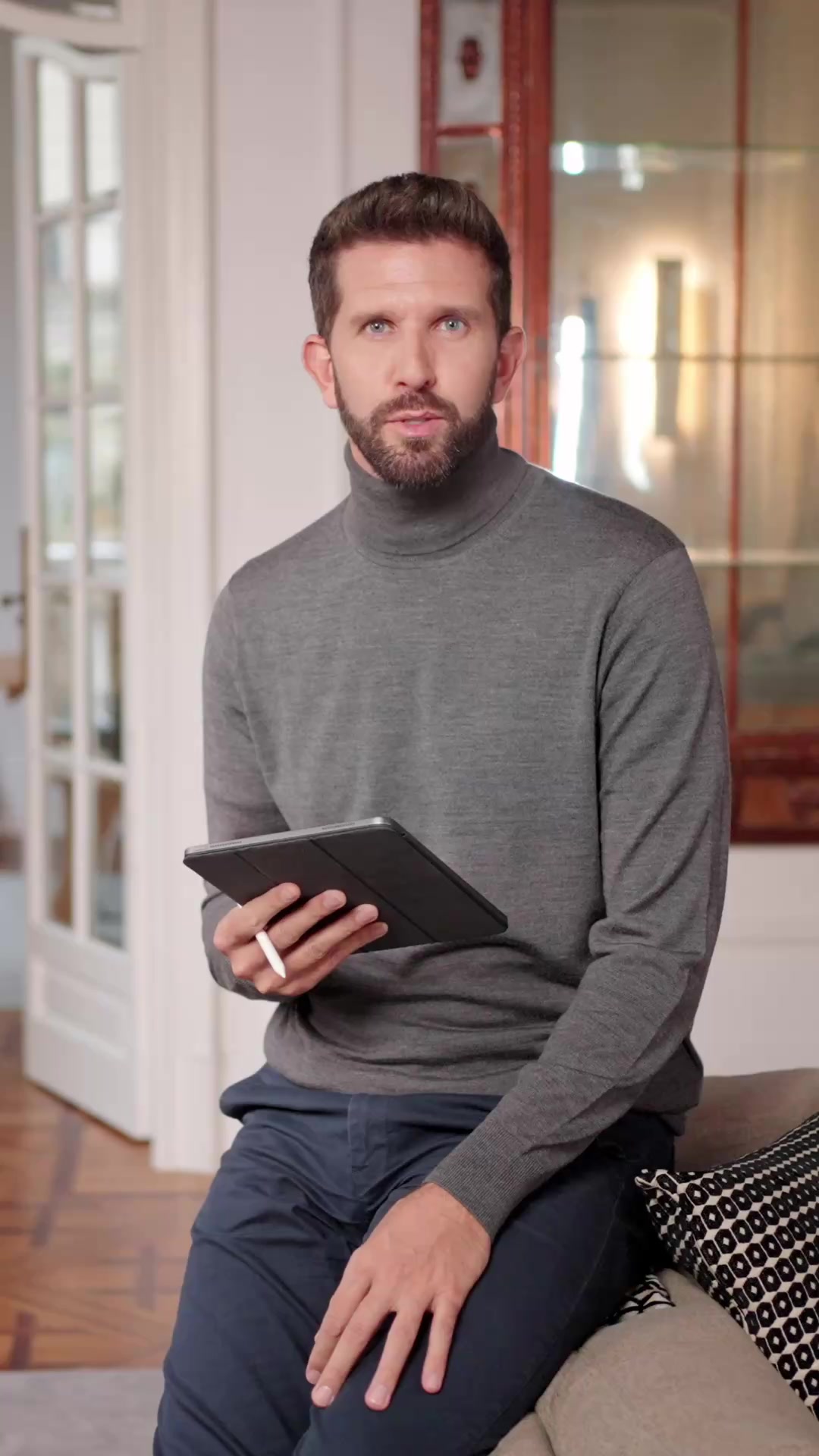 HubSpot Facebook ad: Scale Better With AI