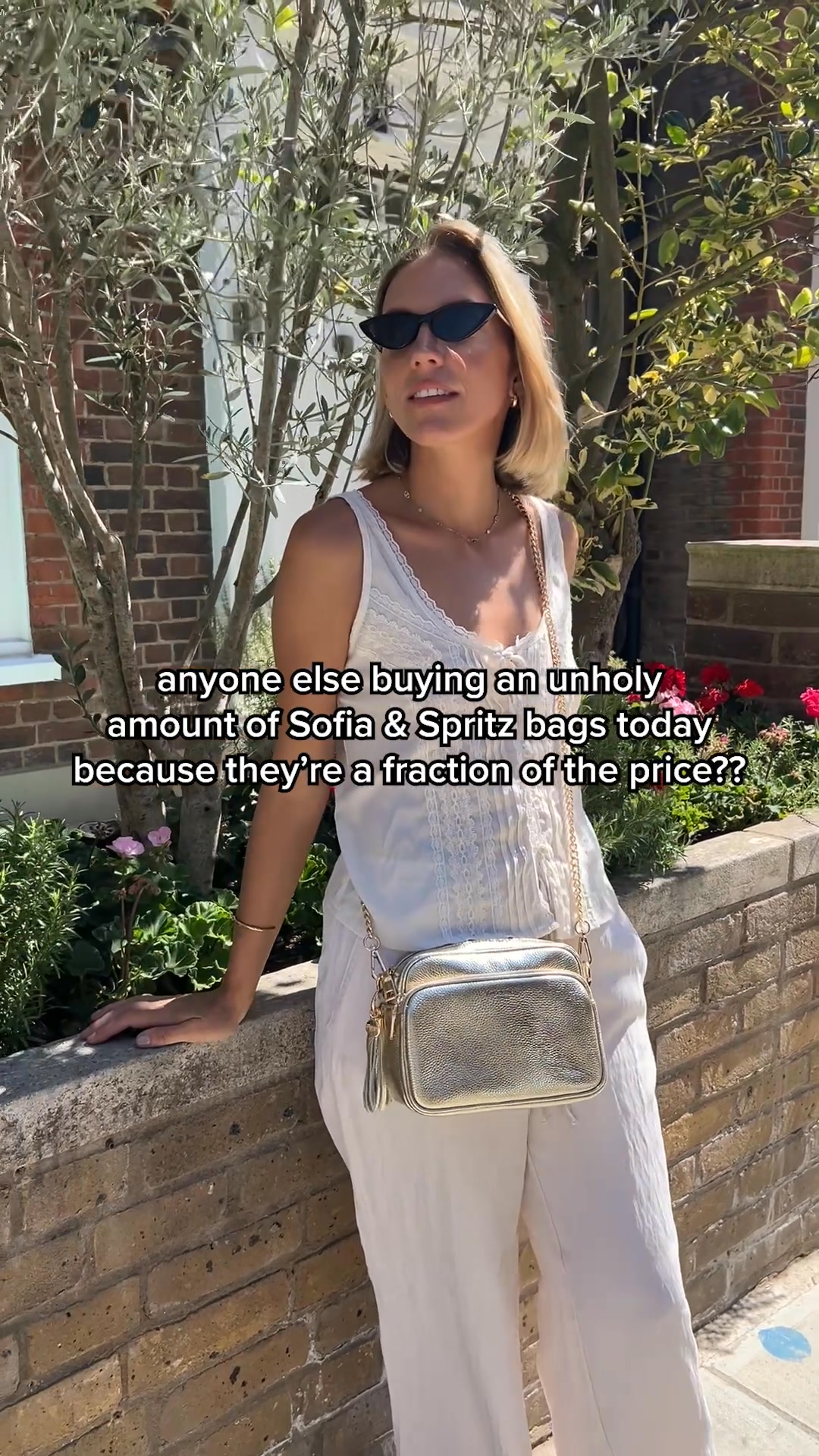 Sofia & Spritz Facebook ad: All colors are selling out fast