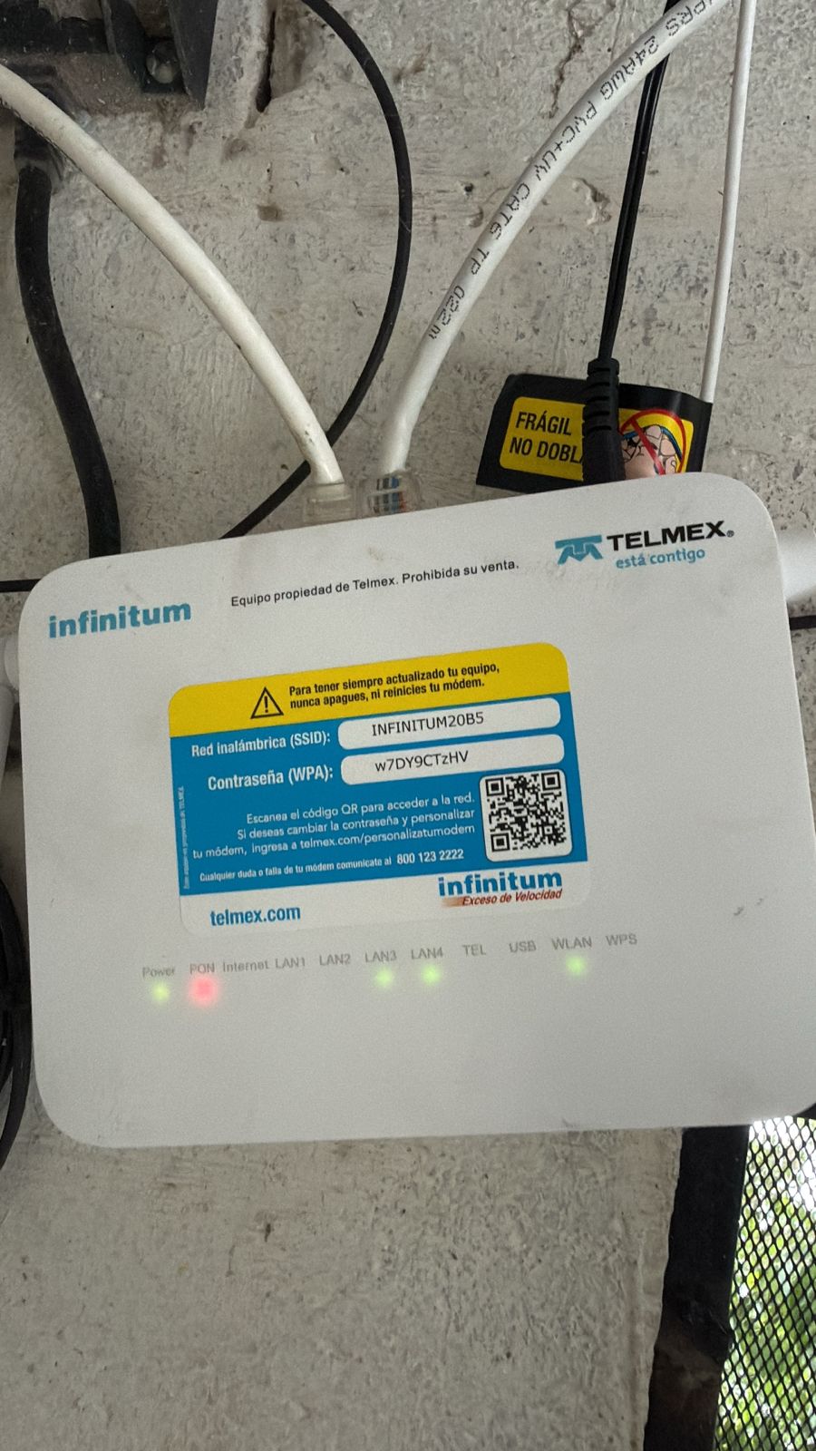 INFINITUM Facebook ad: CAMBIATE A INFINITUM, SIN GASTOS DE INSTALACION Y…
