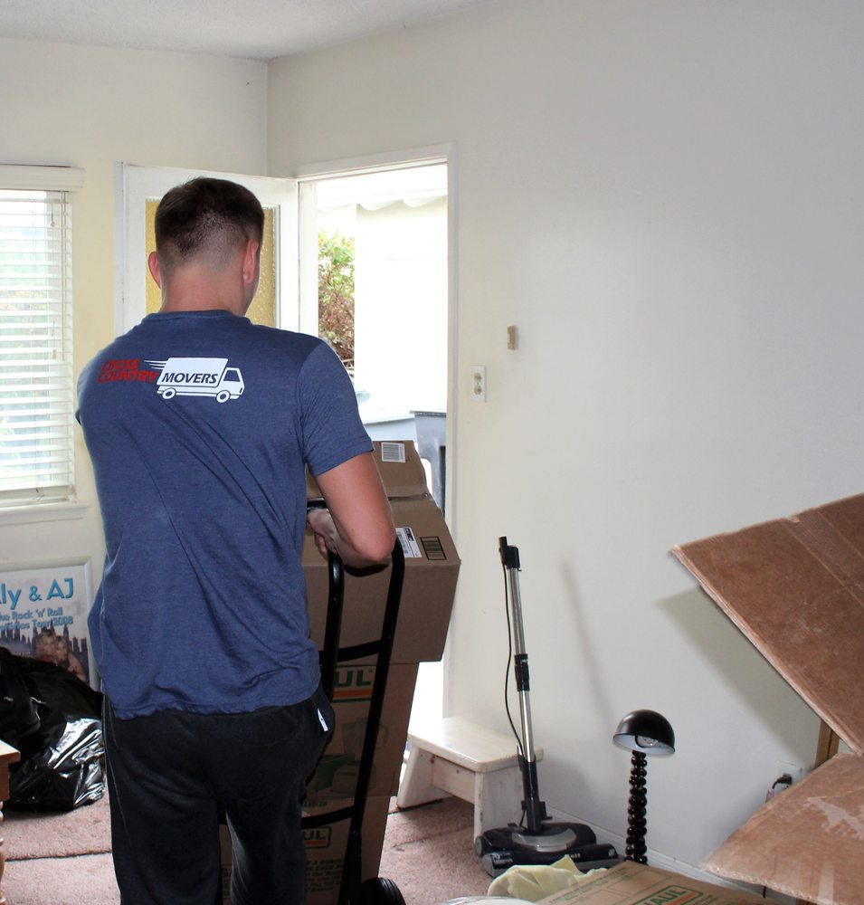 Yelp for Advertising - Chicago Facebook ad: Cross Country Movers