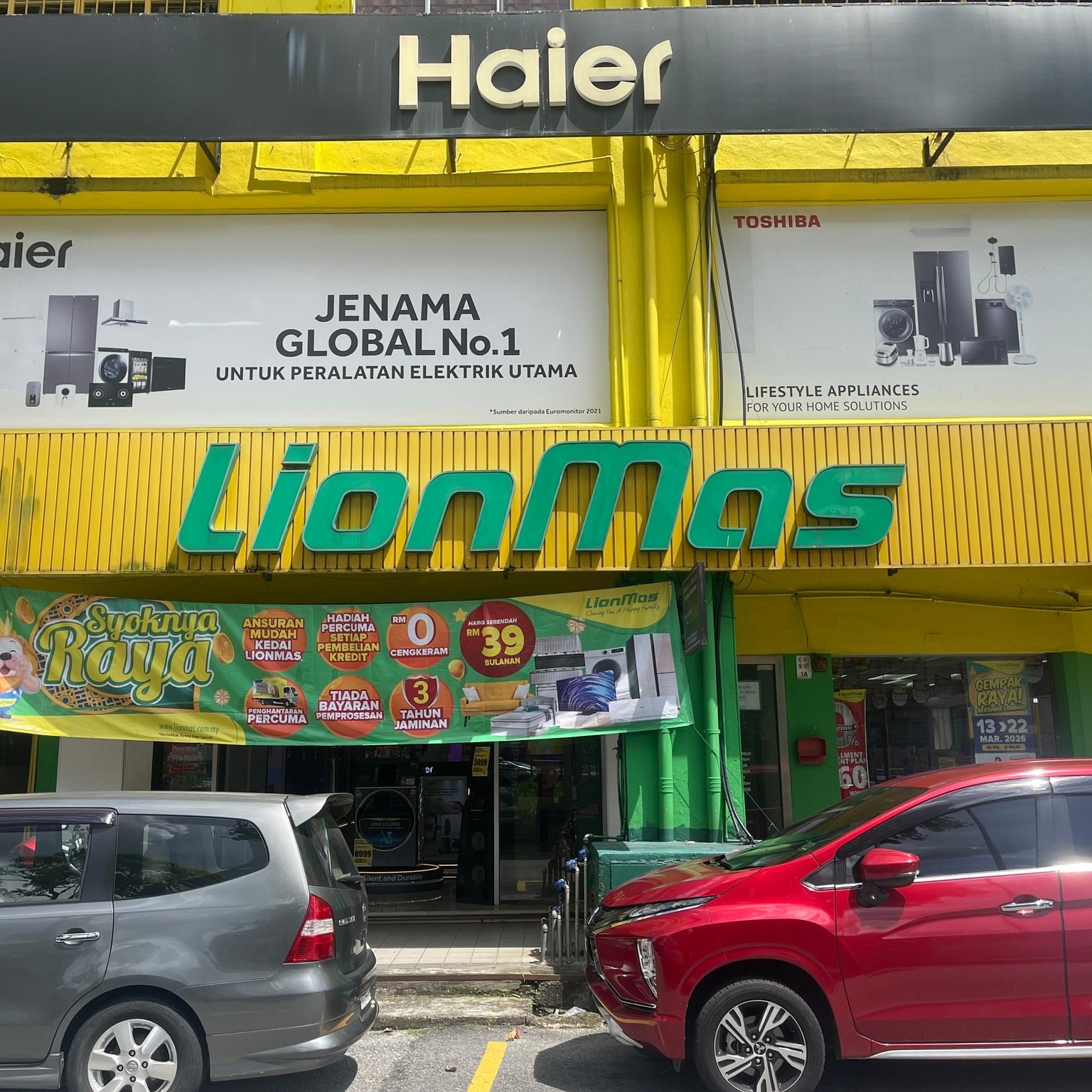 Lionmas Furnishers HQ Facebook ad: Raya With Lionmas @ Selayang Raya Canopy Sales