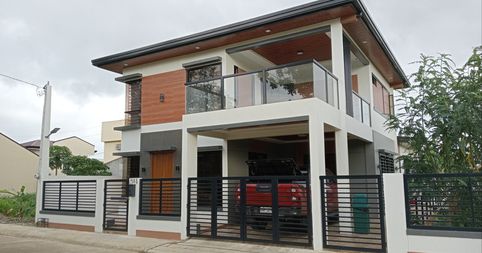 Architects Valbuena and Valbuena Facebook ad: Design and Build