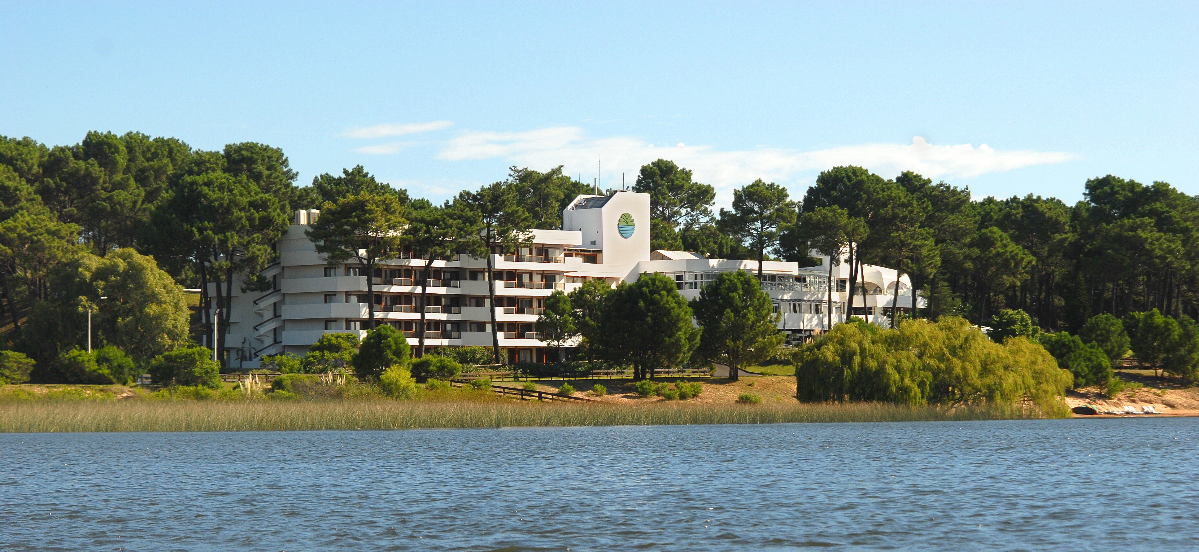 Hotel del Lago Facebook ad