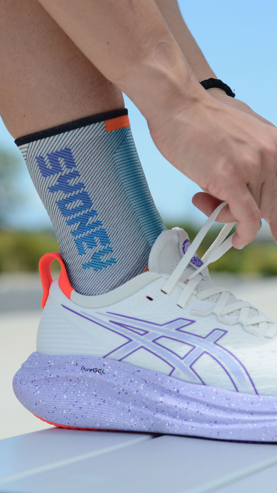 Feetures Facebook ad