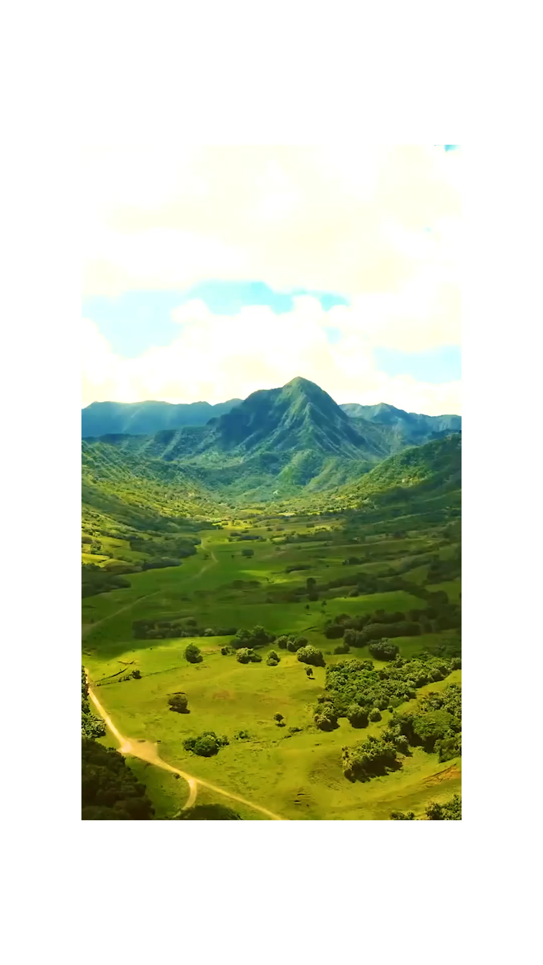Hawaii, gohawaii.com Facebook ad from Aug 25, 2026