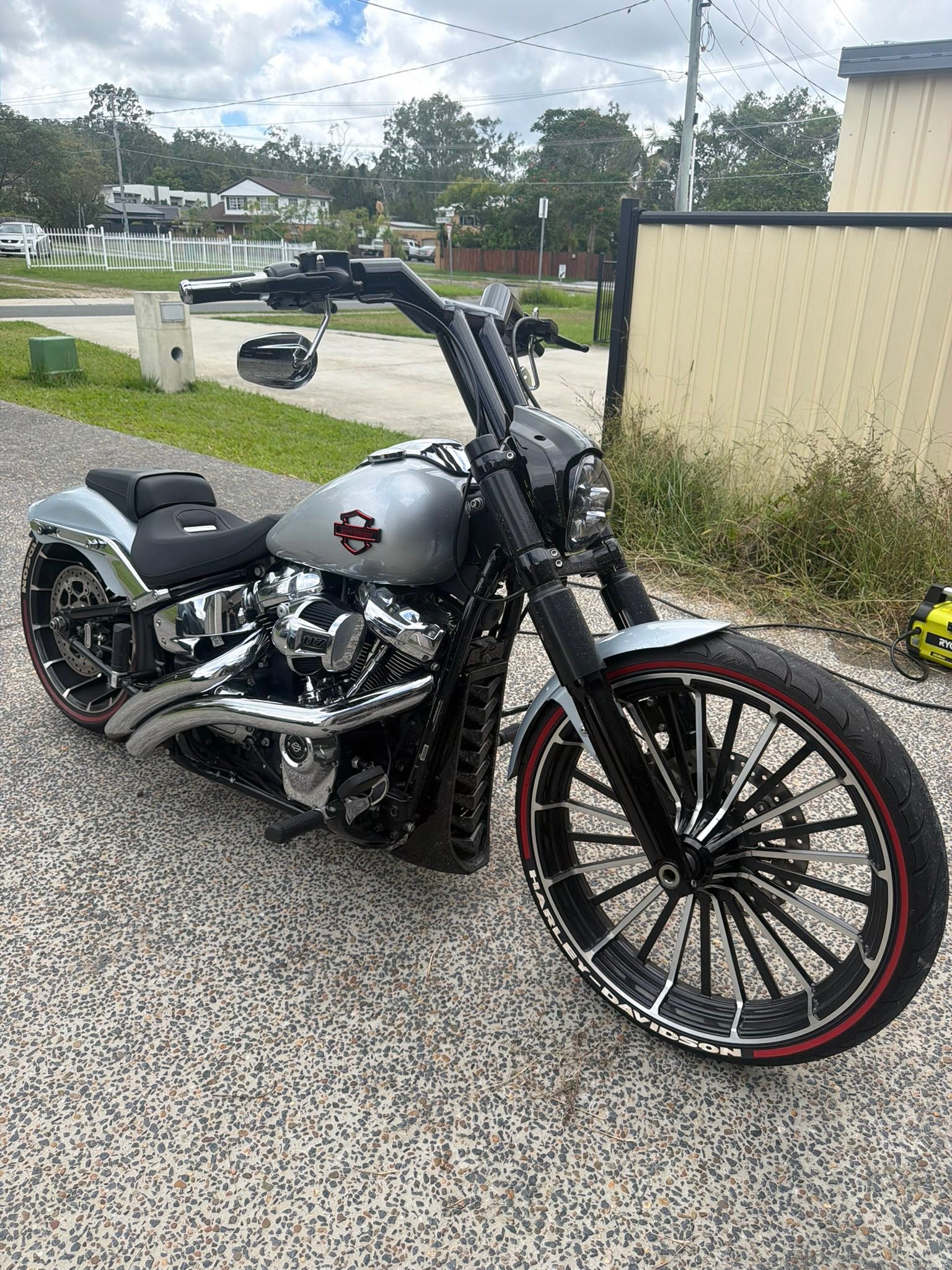 ClearView - Mobile Detailing Facebook ad: Harley looking a bit dull?