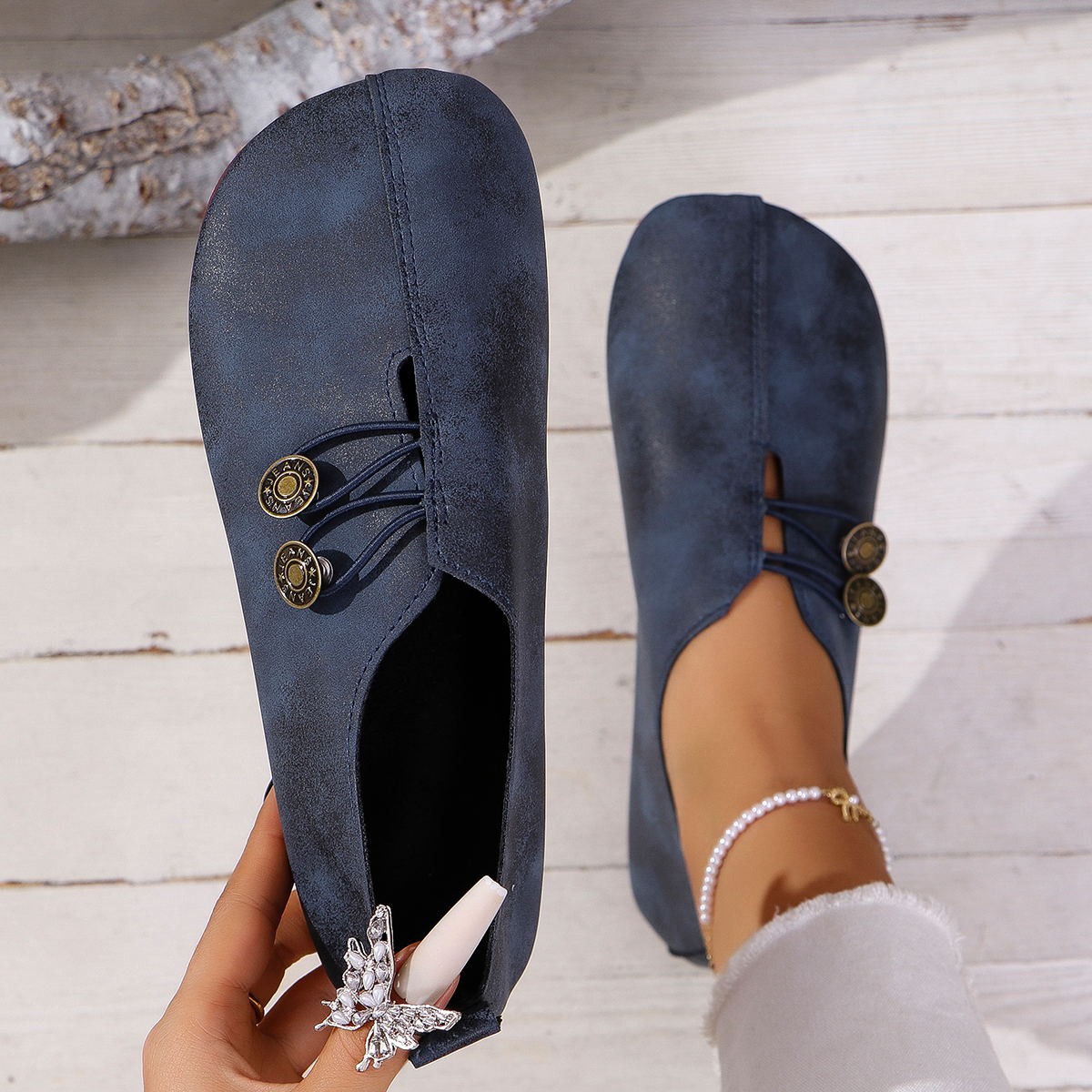 Nicole's Foundry Facebook ad: Looking for comfortable shoes that actually support your…