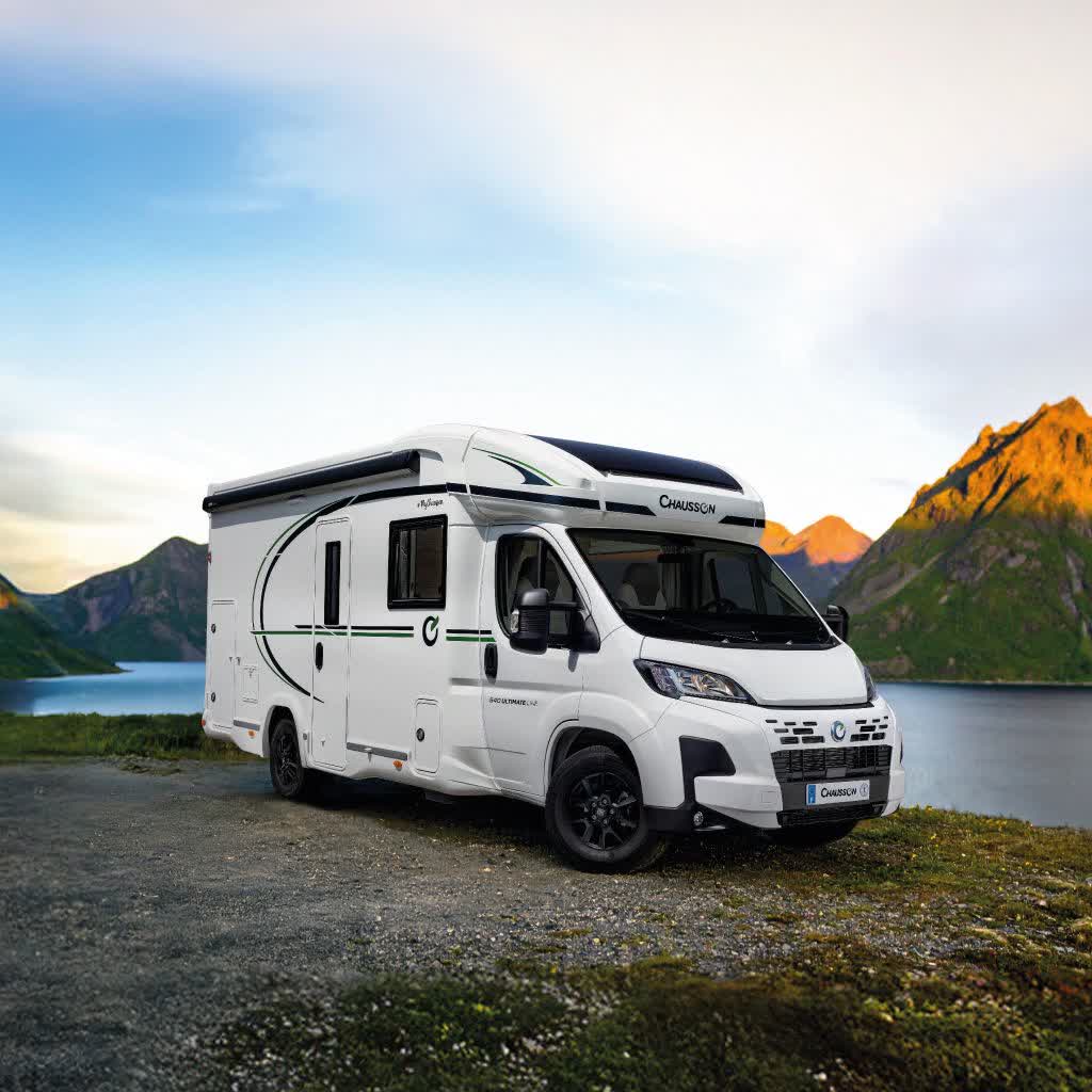 Chausson Facebook ad: VENTES PRIVÉES CHAUSSON, FIAT ULTIMATE LINE