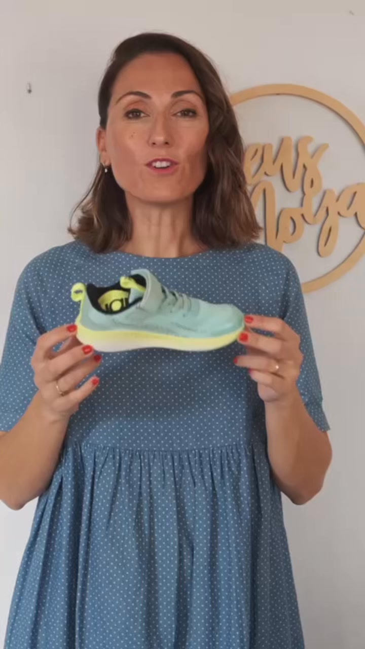 Nawturalrun Facebook ad: NAW Las Deportivas Barefoot que les protejen del…