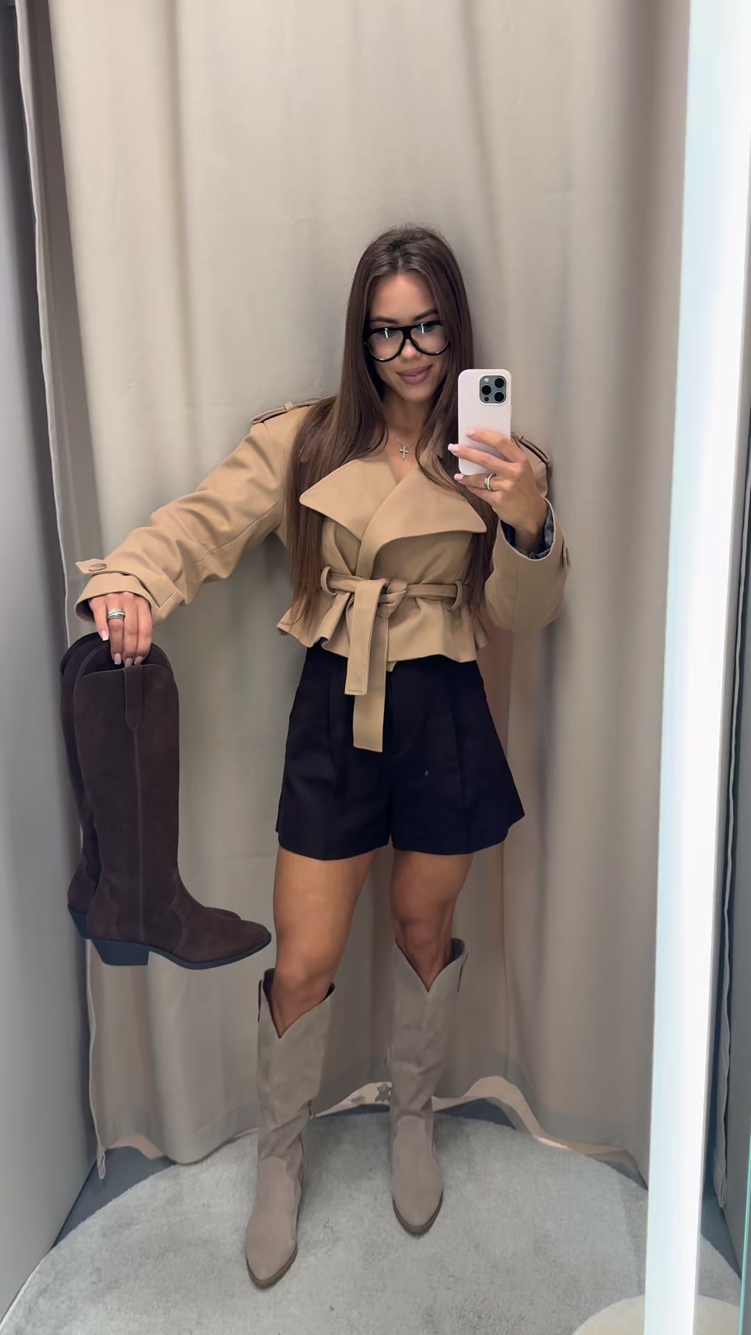 Cosmos Shop Facebook ad: Natūralios odos ilgaauliai Biska