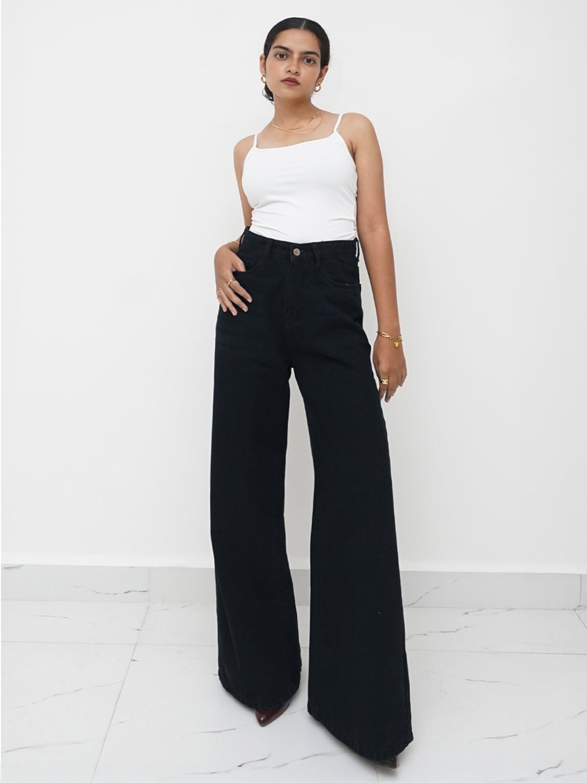 Stylish Wodrobe by Khushi Facebook ad: So many denims to choose from!